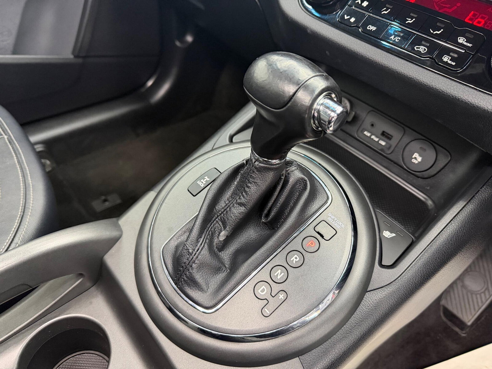 Kia Sportage 2.0 CRDi KX-3 Auto AWD Euro 5 5dr 5dr Automatic 2011