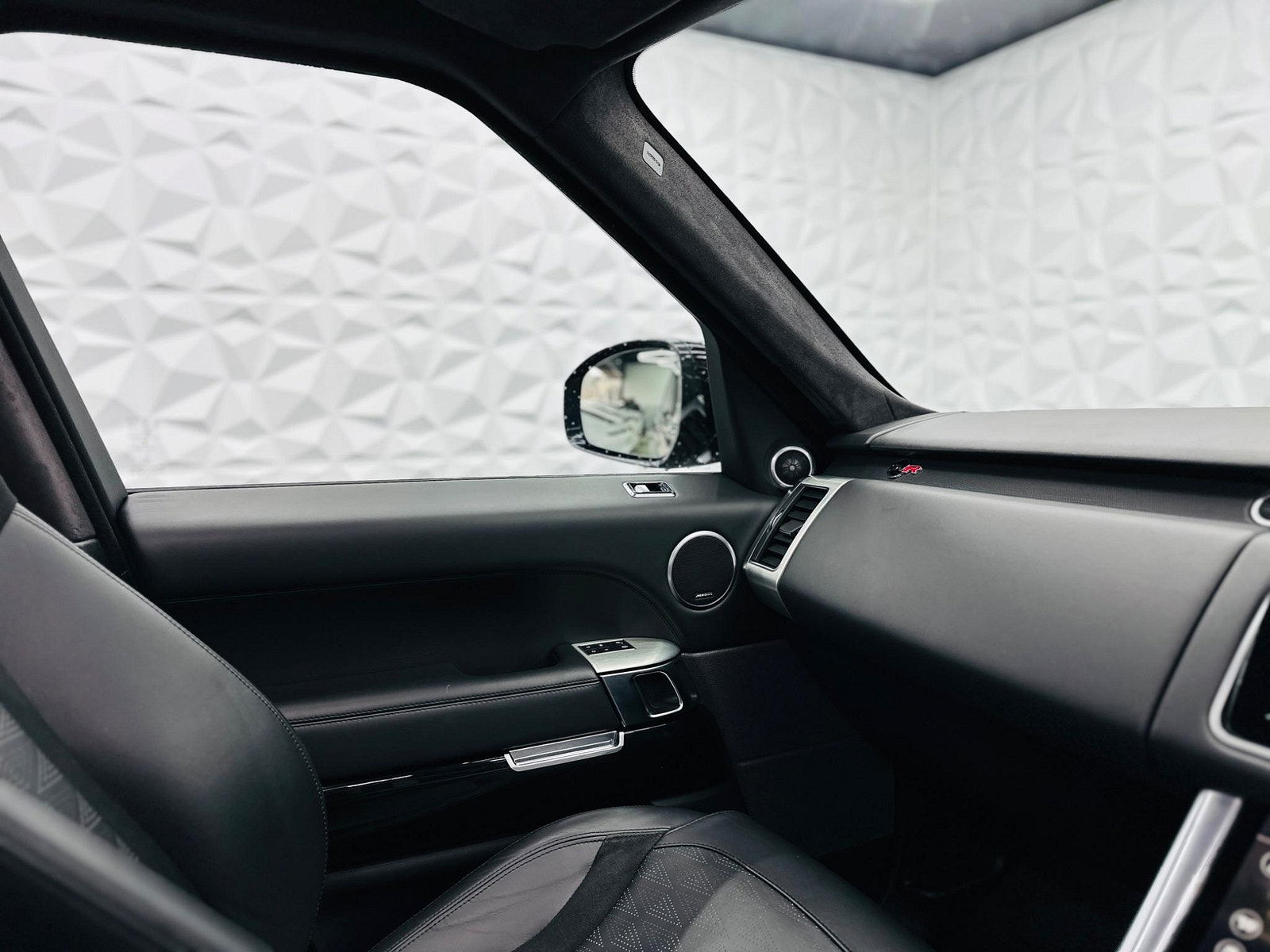 Land Rover Range Rover Sport 5.0 P575 V8 SVR Auto 4WD Euro 6 (s/s) 5dr 5dr Automatic 2018