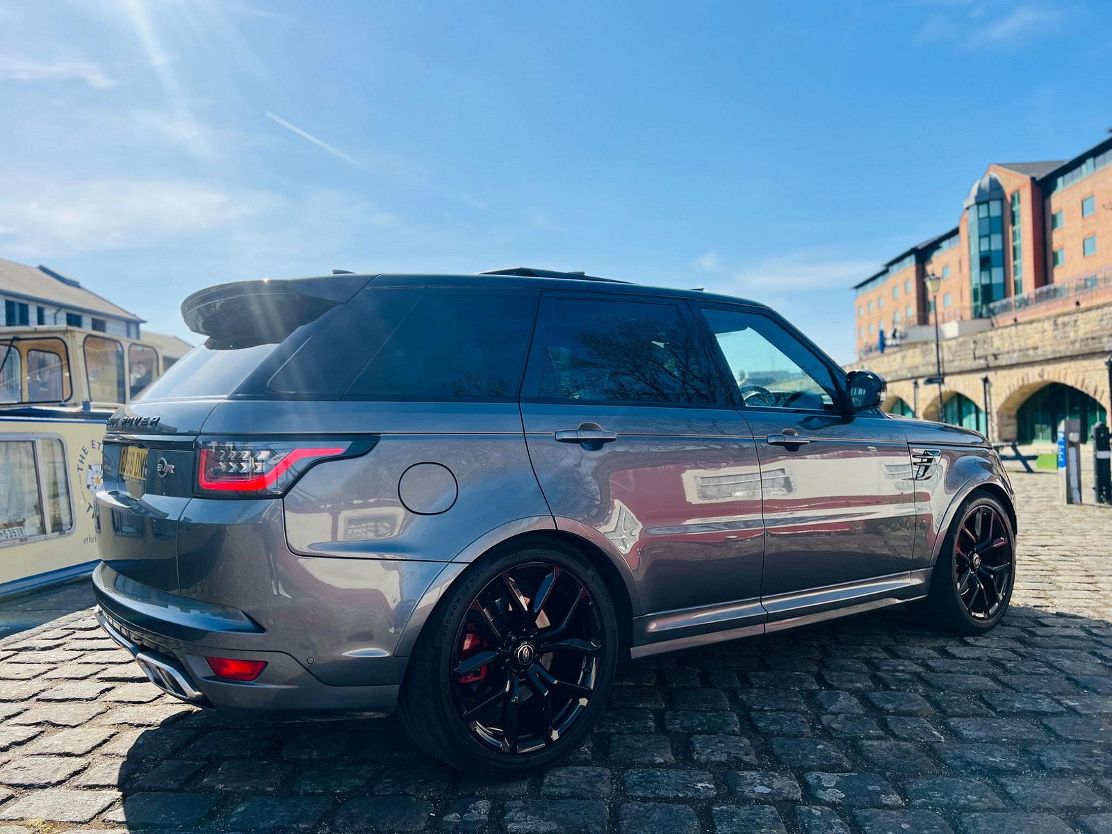 Land Rover Range Rover Sport 5.0 P575 V8 SVR Auto 4WD Euro 6 (s/s) 5dr 5dr Automatic 2018
