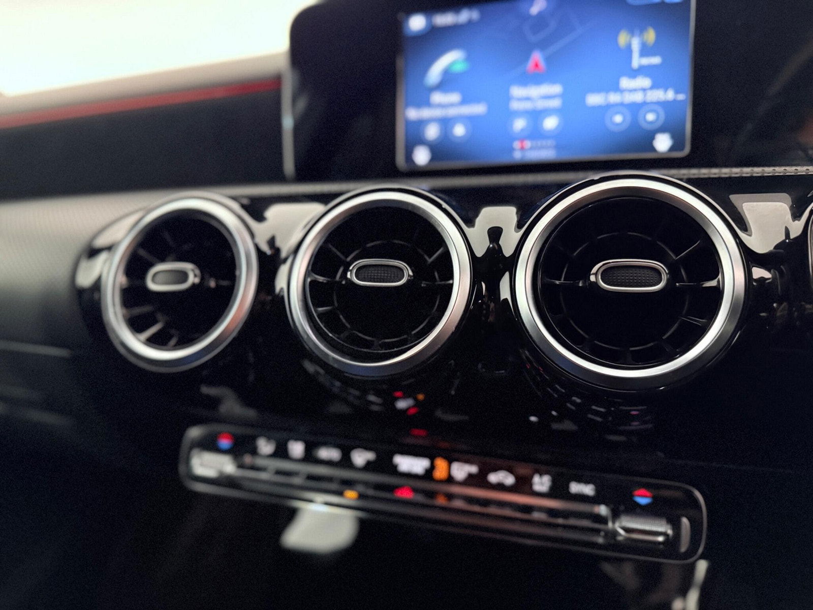 Mercedes-Benz A Class 1.5 A180d AMG Line 7G-DCT Euro 6 (s/s) 5dr 5dr Automatic 2019