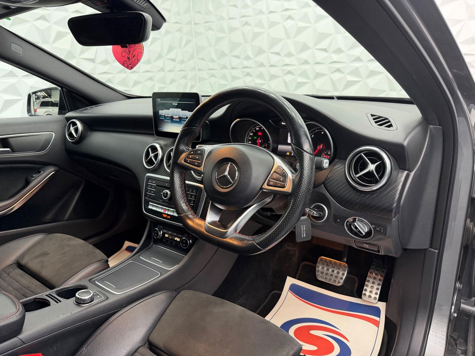 Mercedes-Benz A Class 2.1 A200d AMG Line 7G-DCT Euro 6 (s/s) 5dr 5dr Automatic 2016