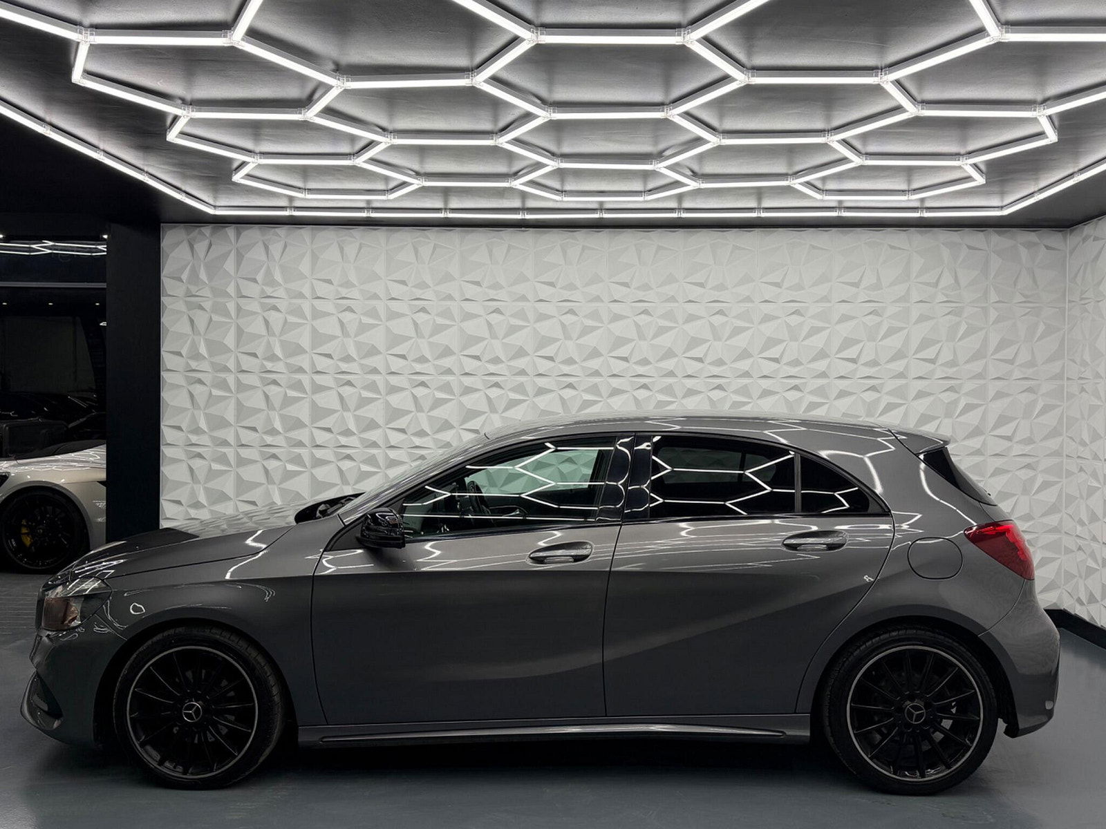 Mercedes-Benz A Class 2.1 A200d AMG Line 7G-DCT Euro 6 (s/s) 5dr 5dr Automatic 2016