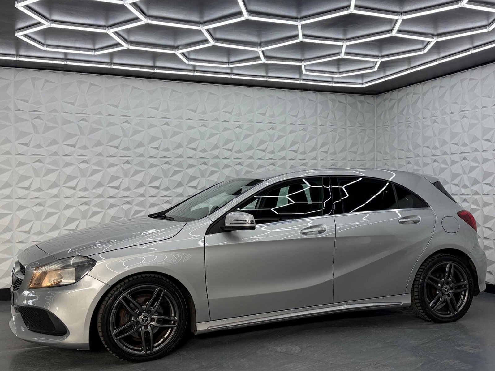 Mercedes-Benz A Class 2.1 A200d AMG Line Euro 6 (s/s) 5dr 5dr Manual 2017