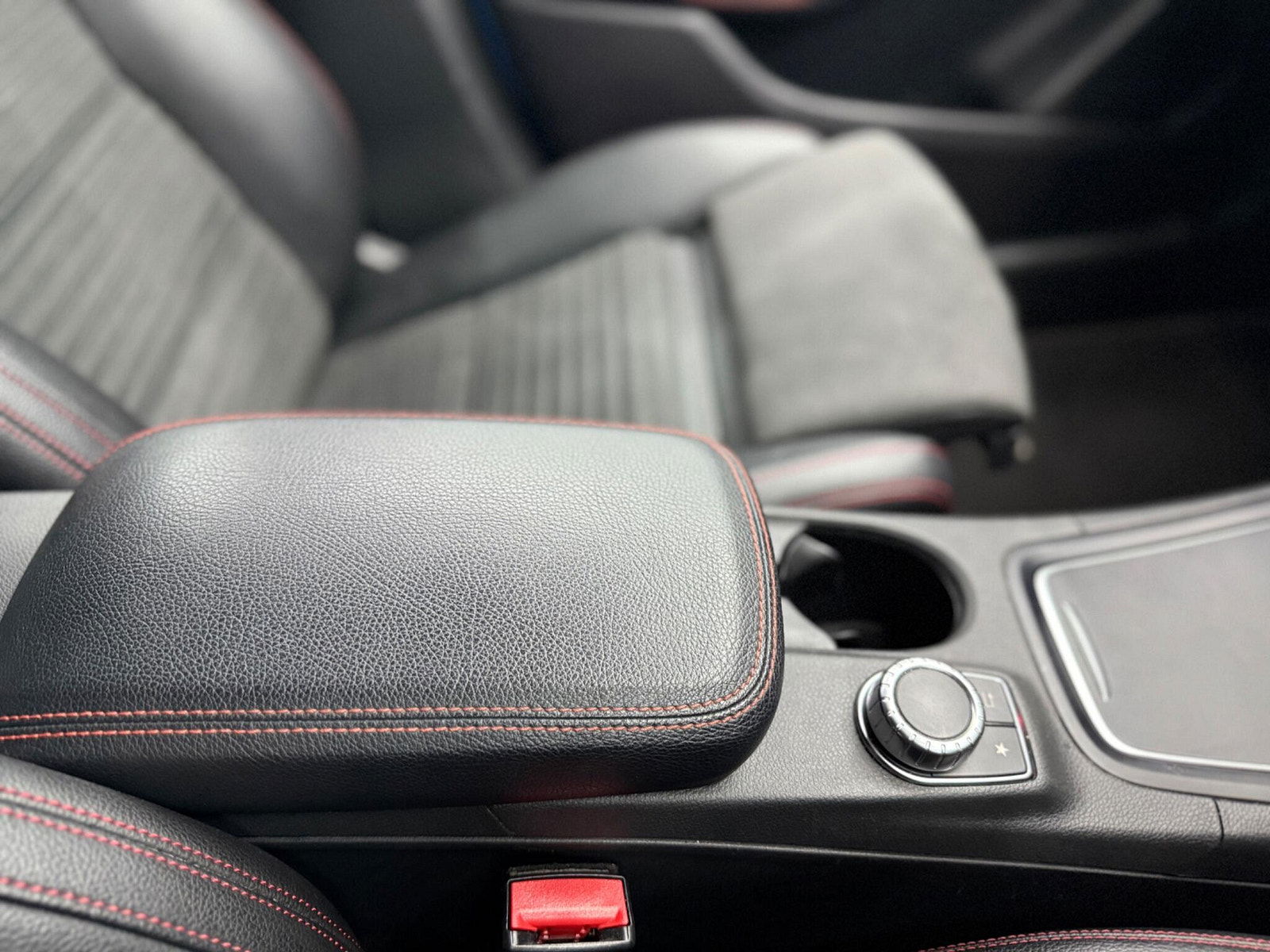 Mercedes-Benz B Class 1.5 B180d AMG Line 7G-DCT Euro 6 (s/s) 5dr 5dr Automatic 2017