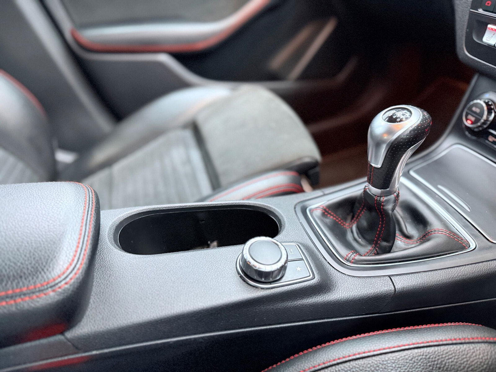 Mercedes-Benz B Class 2.1 B200d AMG Line (Executive) Euro 6 (s/s) 5dr 5dr Manual 2017