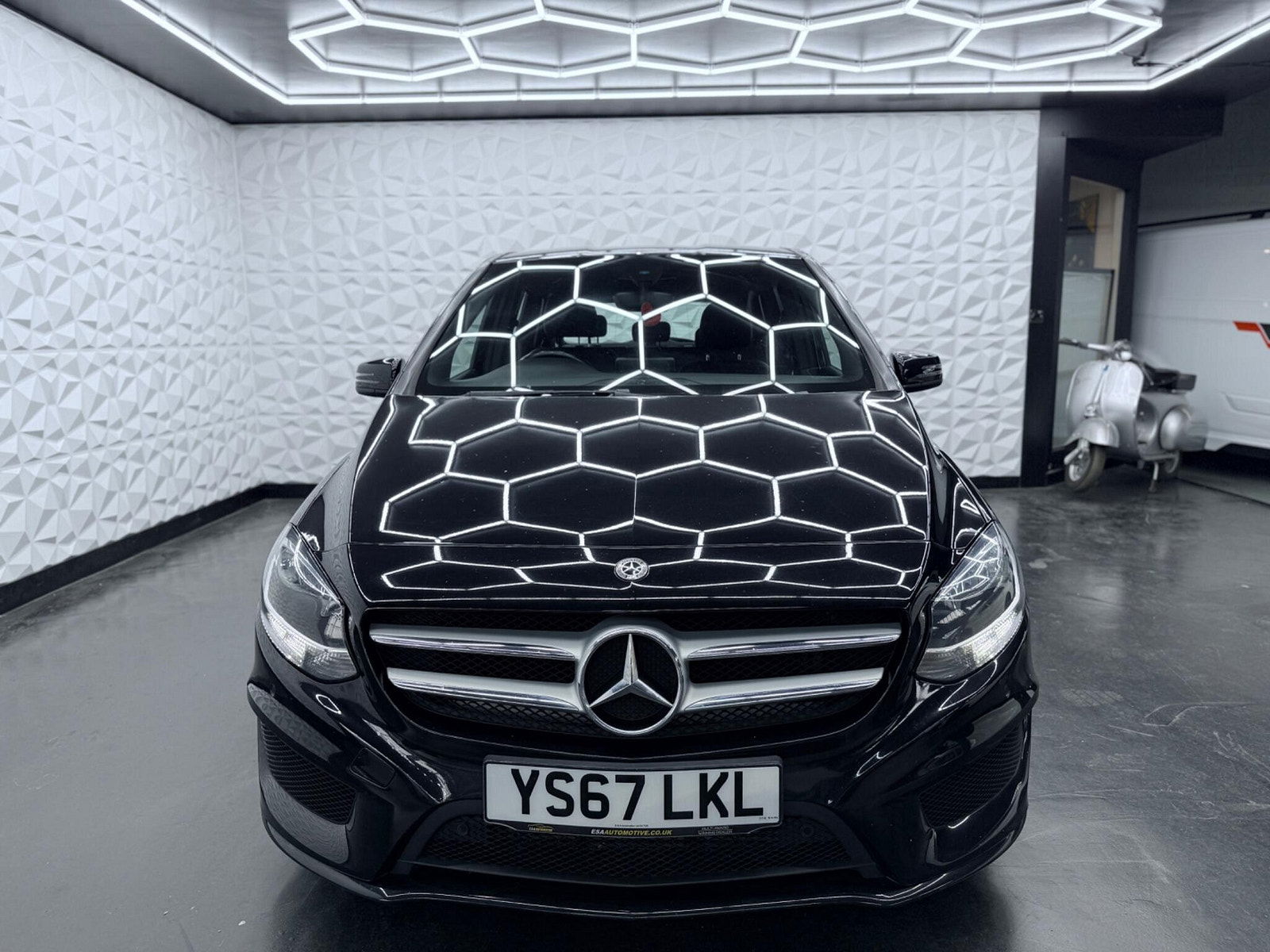 Mercedes-Benz B Class 2.1 B200d AMG Line (Executive) Euro 6 (s/s) 5dr 5dr Manual 2017