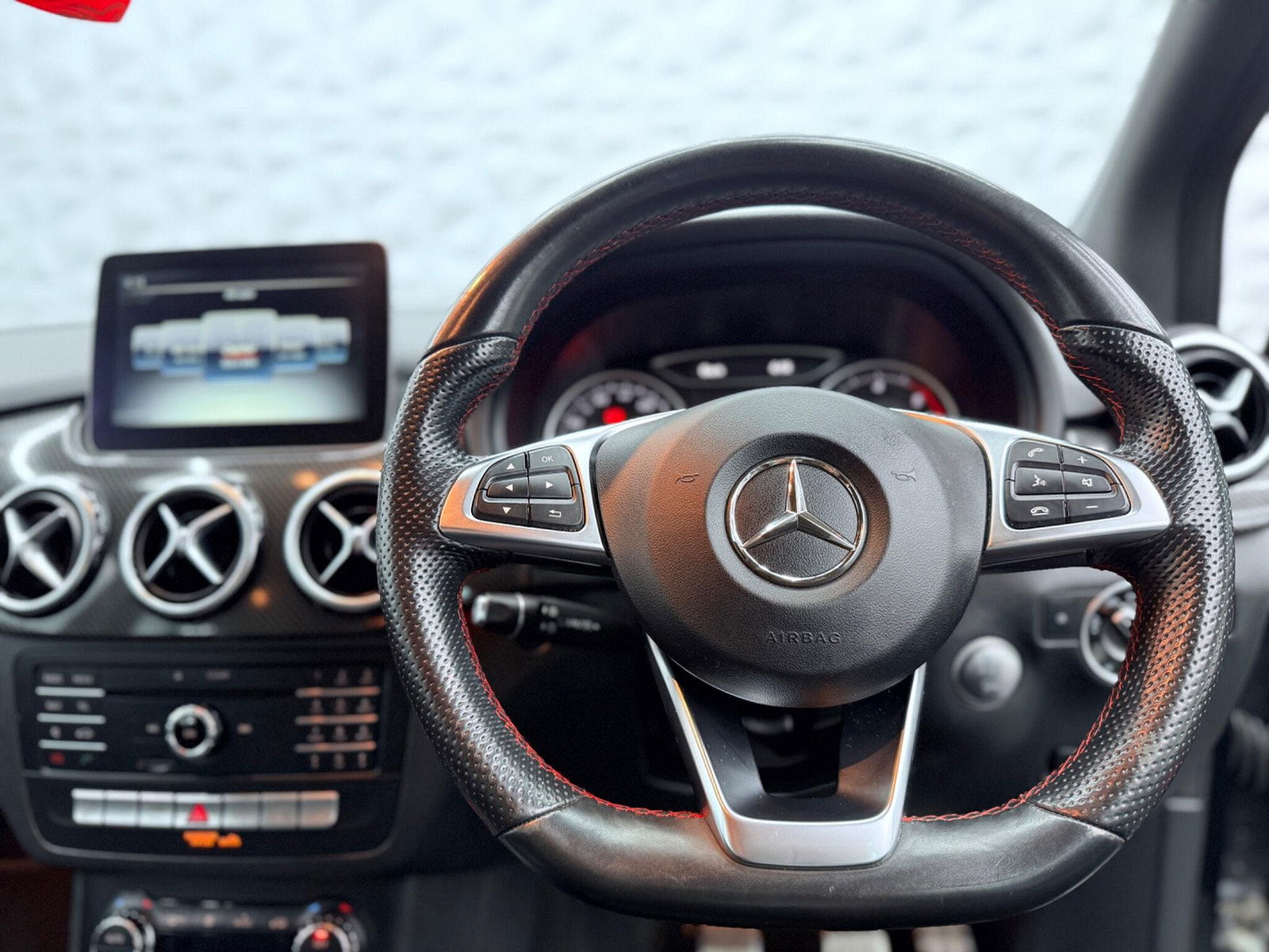 Mercedes-Benz B Class 2.1 B200d AMG Line (Executive) Euro 6 (s/s) 5dr 5dr Manual 2017