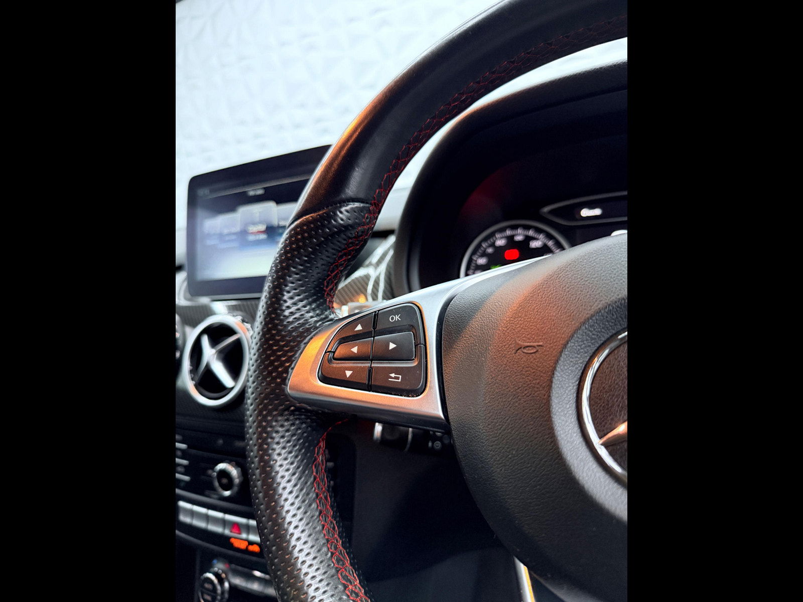 Mercedes-Benz B Class 2.1 B200d AMG Line (Executive) Euro 6 (s/s) 5dr 5dr Manual 2017