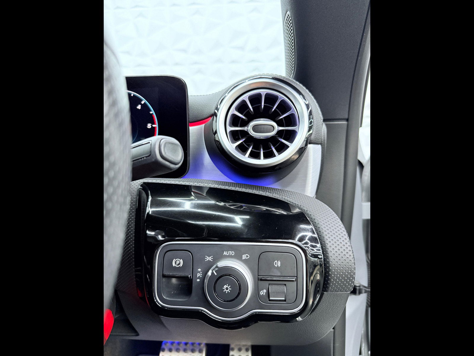 Mercedes-Benz CLA 2.0 CLA220d AMG Line (Premium Plus 2) Coupe 8G-DCT Euro 6 (s/s) 4dr 4dr Automatic 2021