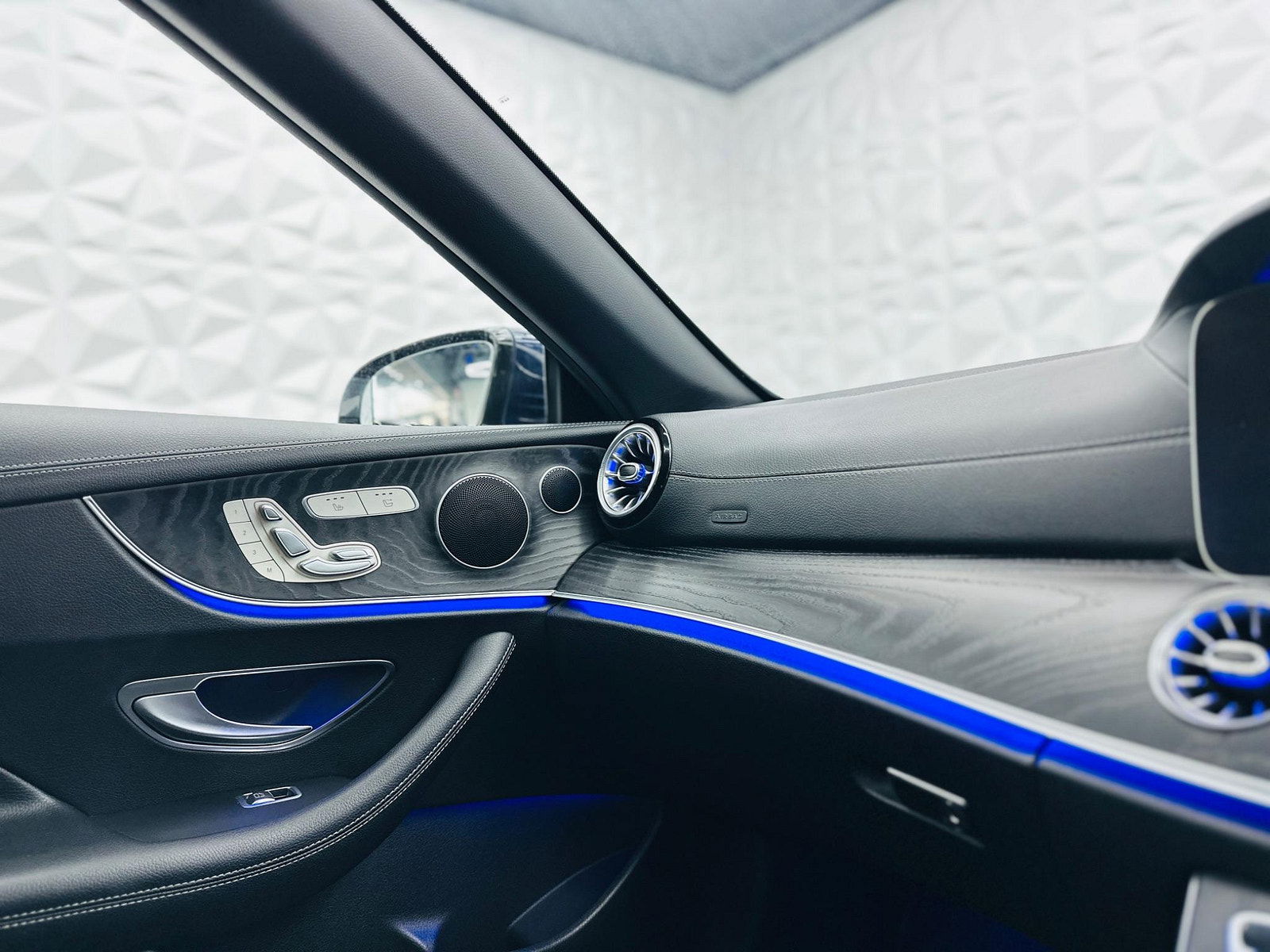 Mercedes-Benz E Class 2.0 E220d AMG Line (Premium) Cabriolet G-Tronic+ Euro 6 (s/s) 2dr 2dr Automatic 2020