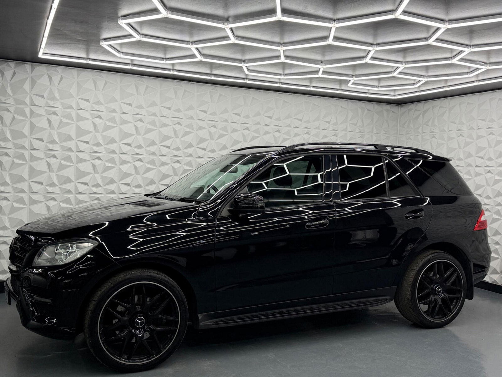 Mercedes-Benz M Class 2.1 ML250 BlueTEC AMG Sport G-Tronic 4WD Euro 6 (s/s) 5dr 5dr Automatic 2014