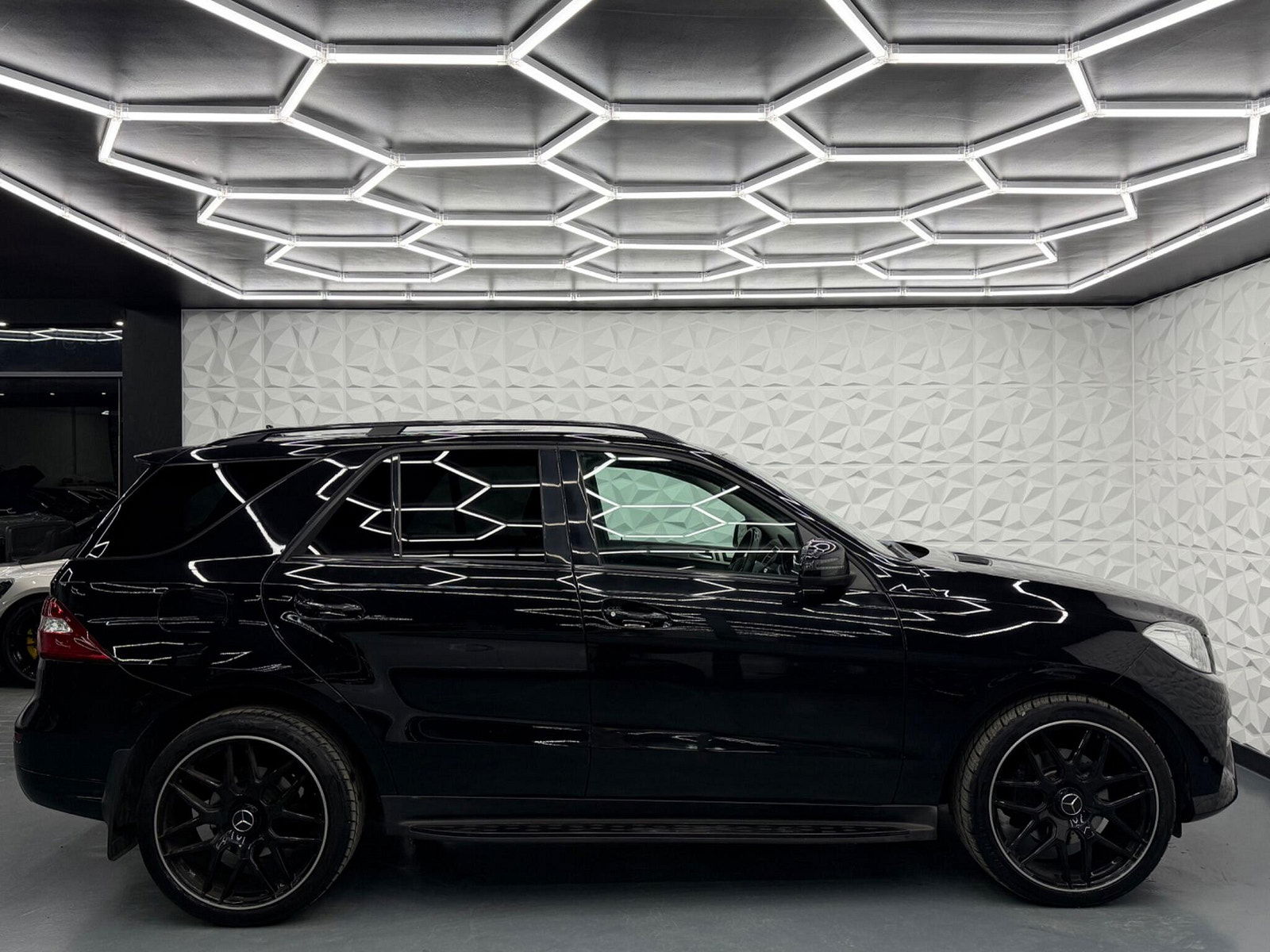 Mercedes-Benz M Class 2.1 ML250 BlueTEC AMG Sport G-Tronic 4WD Euro 6 (s/s) 5dr 5dr Automatic 2014