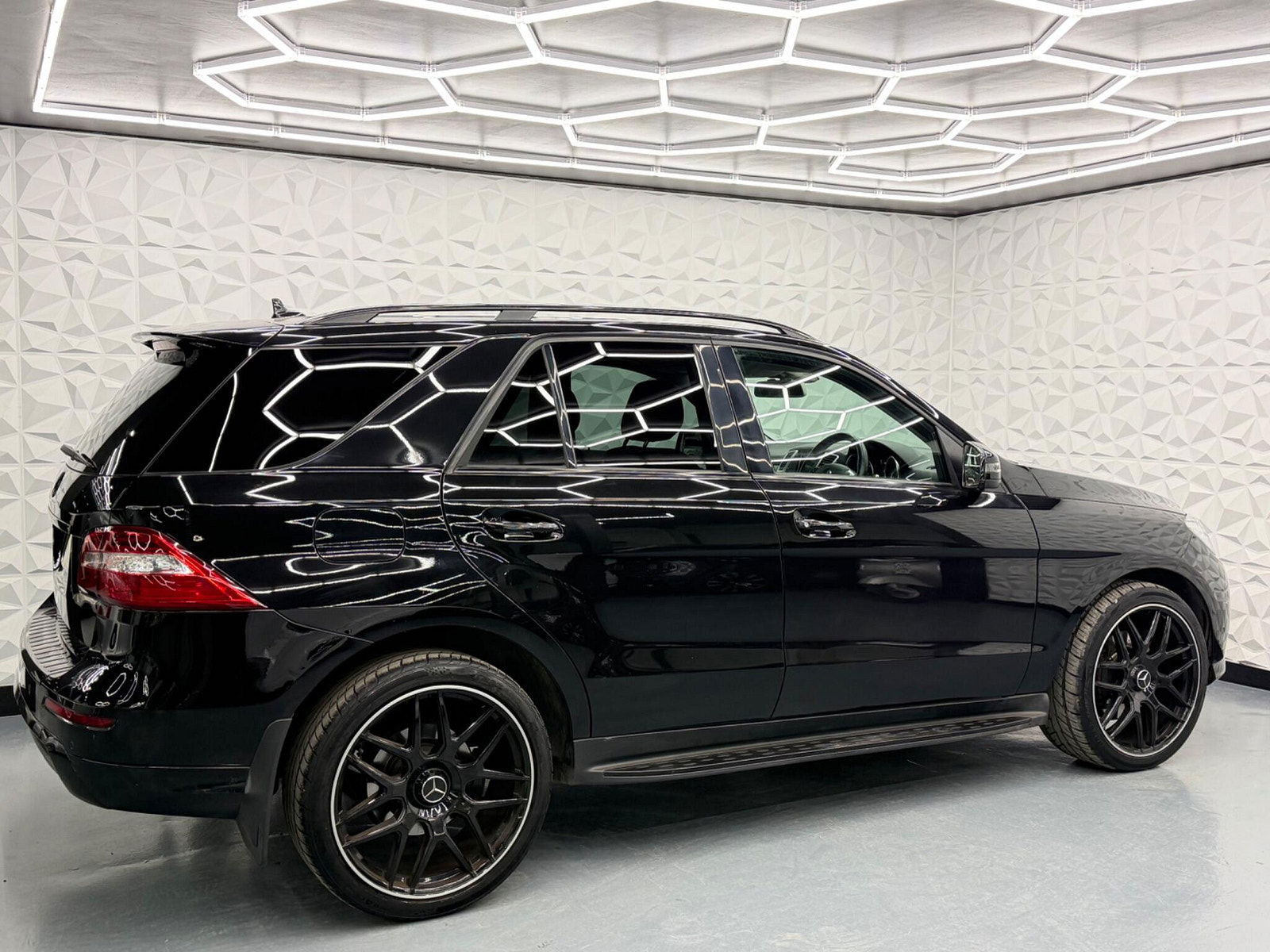 Mercedes-Benz M Class 2.1 ML250 BlueTEC AMG Sport G-Tronic 4WD Euro 6 (s/s) 5dr 5dr Automatic 2014