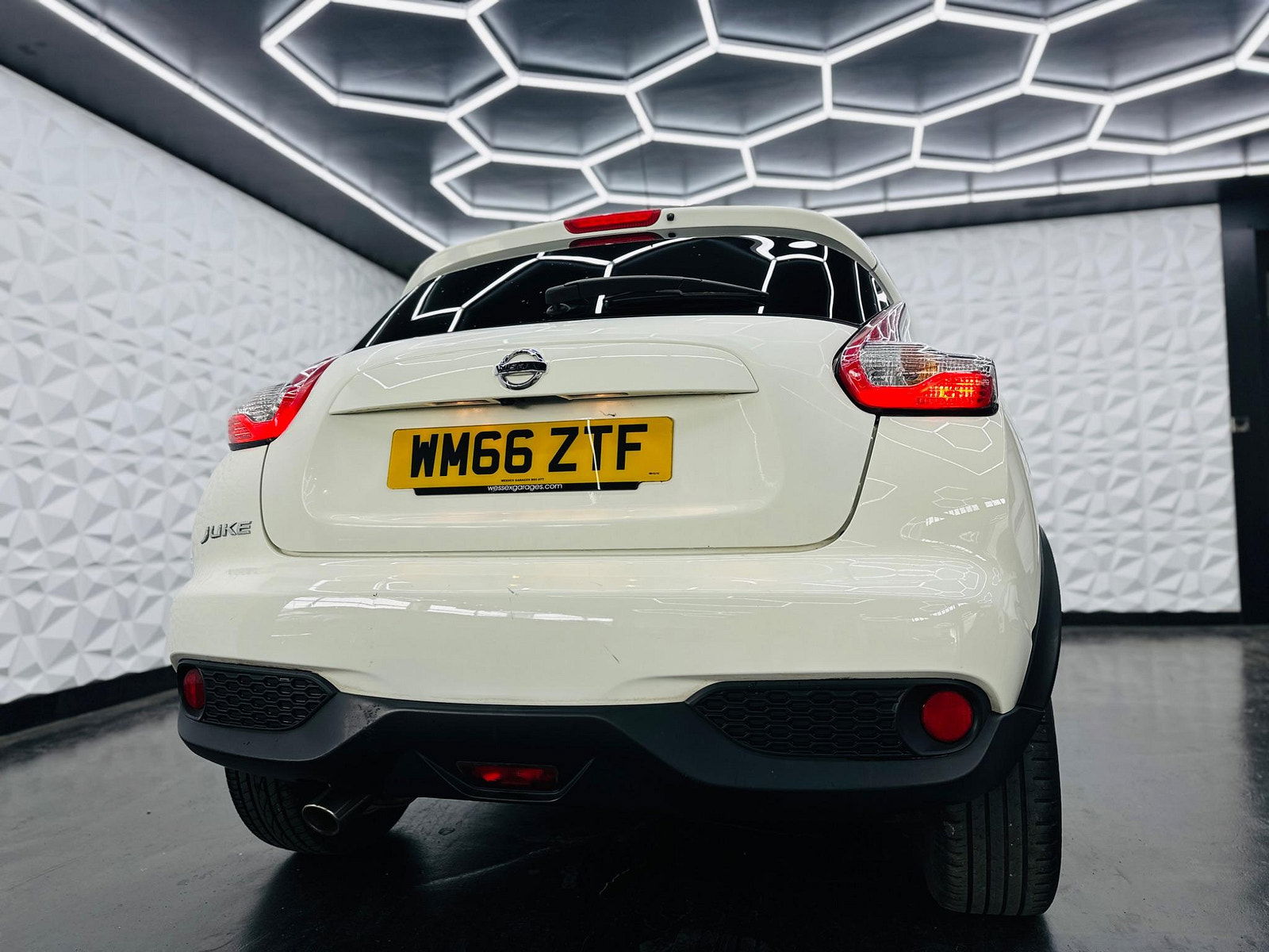 Nissan Juke 1.5 dCi N-Connecta Euro 6 (s/s) 5dr 5dr Manual 2017