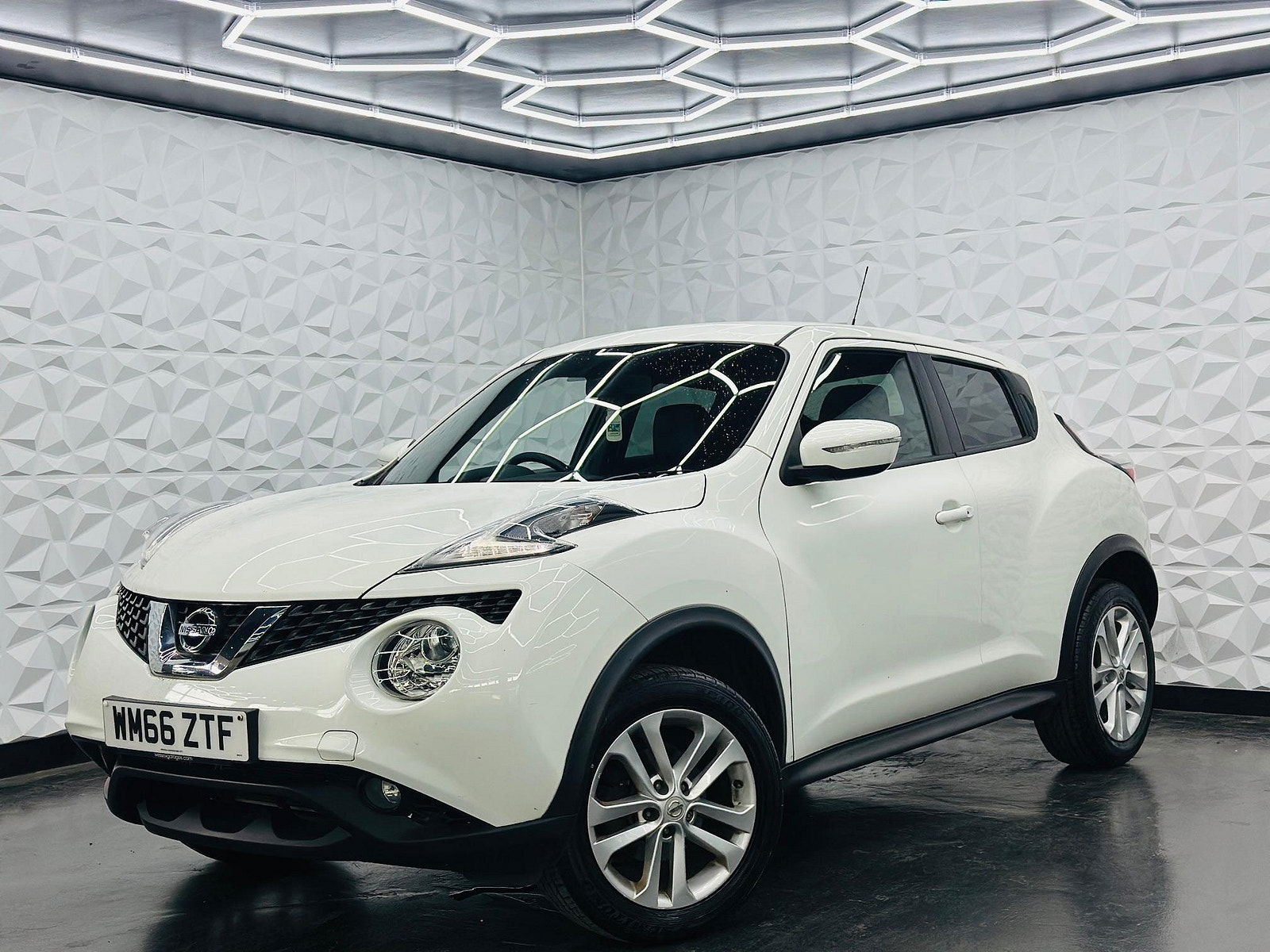 Nissan Juke 1.5 dCi N-Connecta Euro 6 (s/s) 5dr 5dr Manual 2017