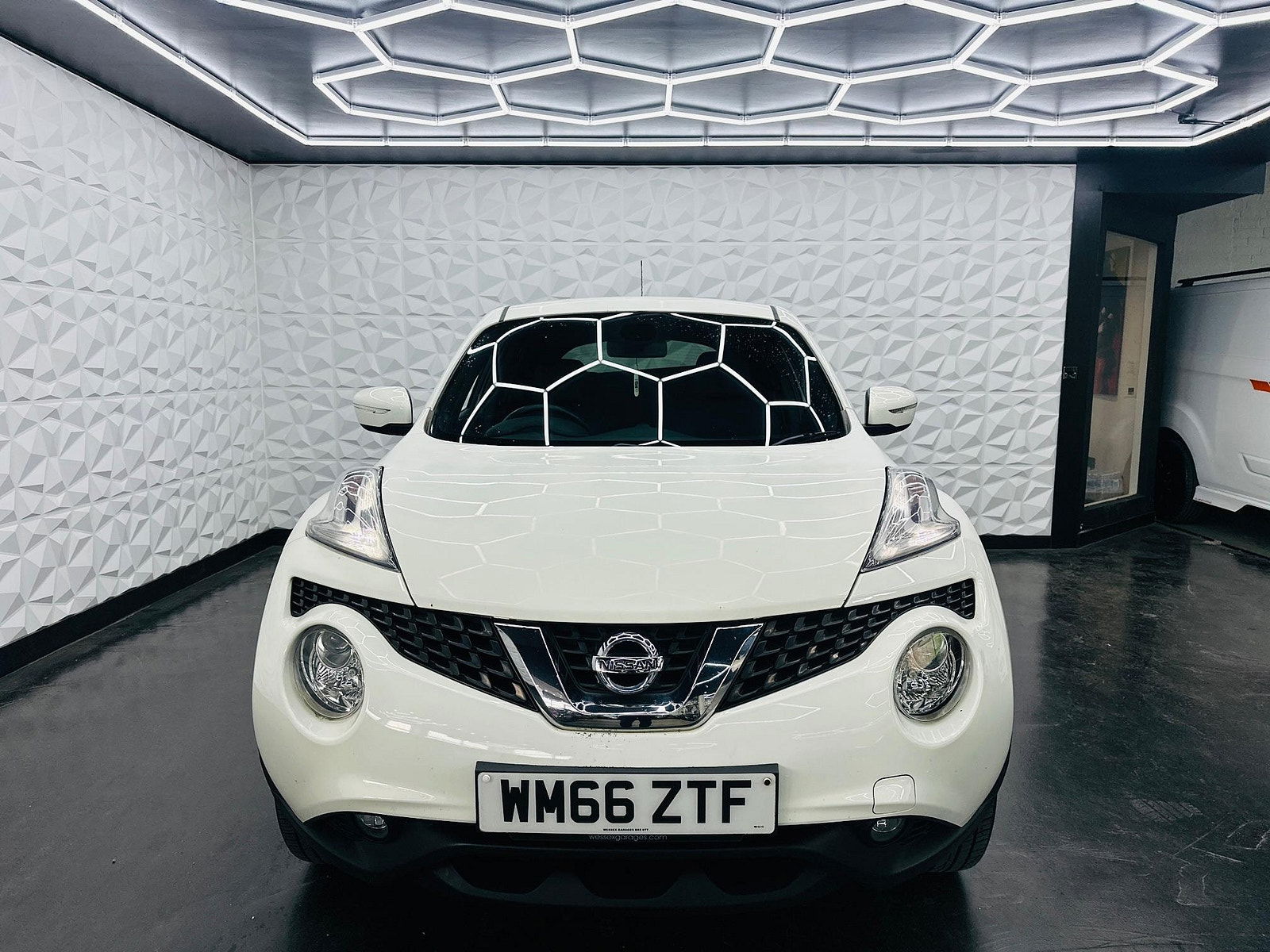 Nissan Juke 1.5 dCi N-Connecta Euro 6 (s/s) 5dr 5dr Manual 2017