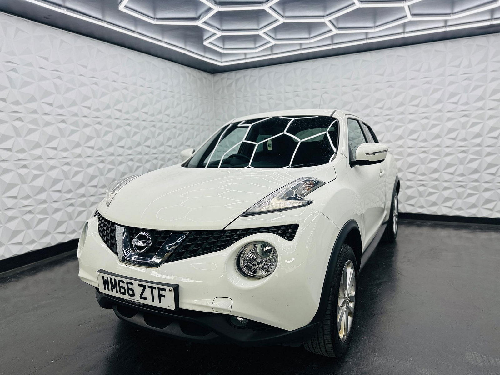 Nissan Juke 1.5 dCi N-Connecta Euro 6 (s/s) 5dr 5dr Manual 2017