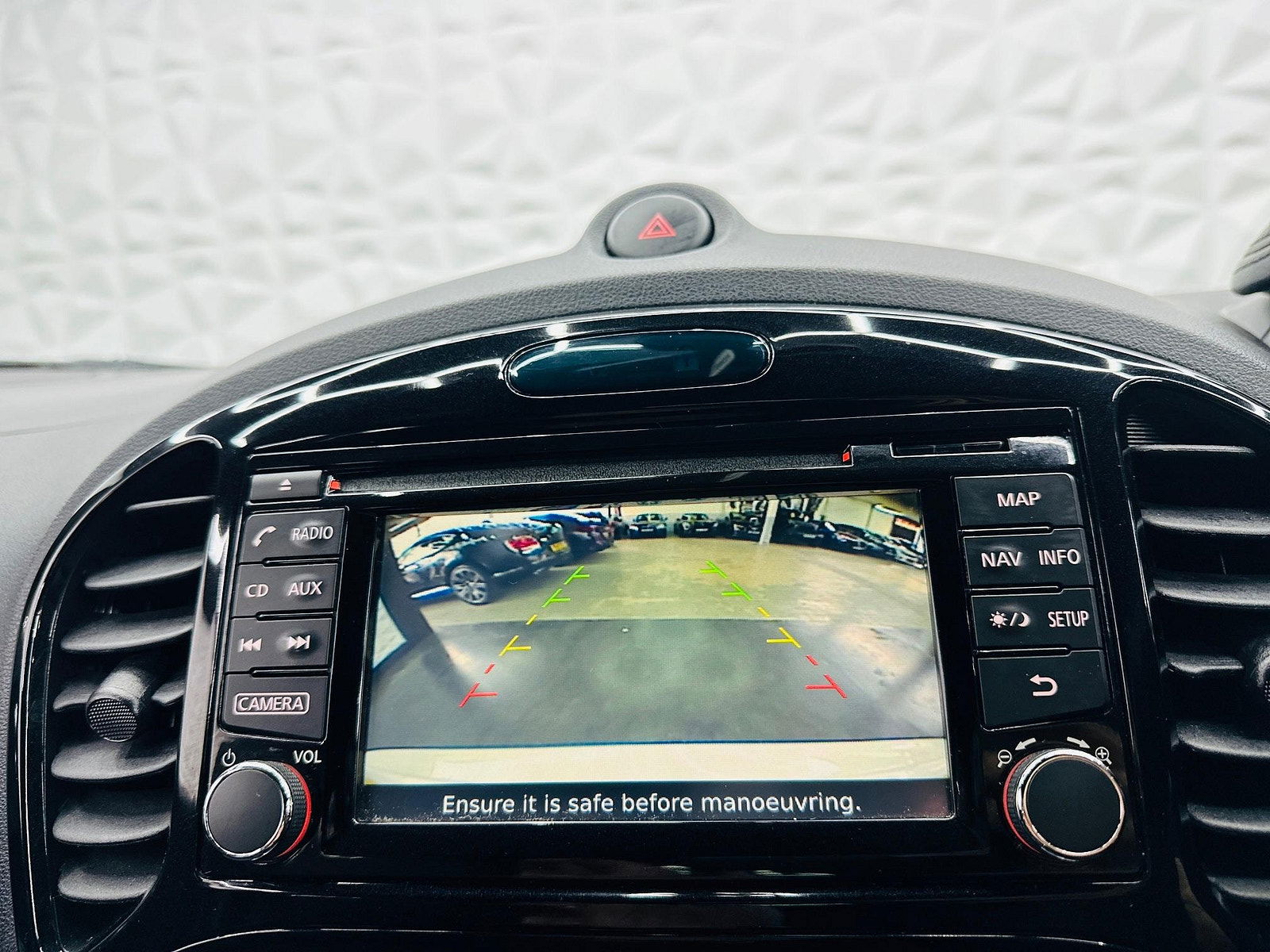 Nissan Juke 1.5 dCi N-Connecta Euro 6 (s/s) 5dr 5dr Manual 2017