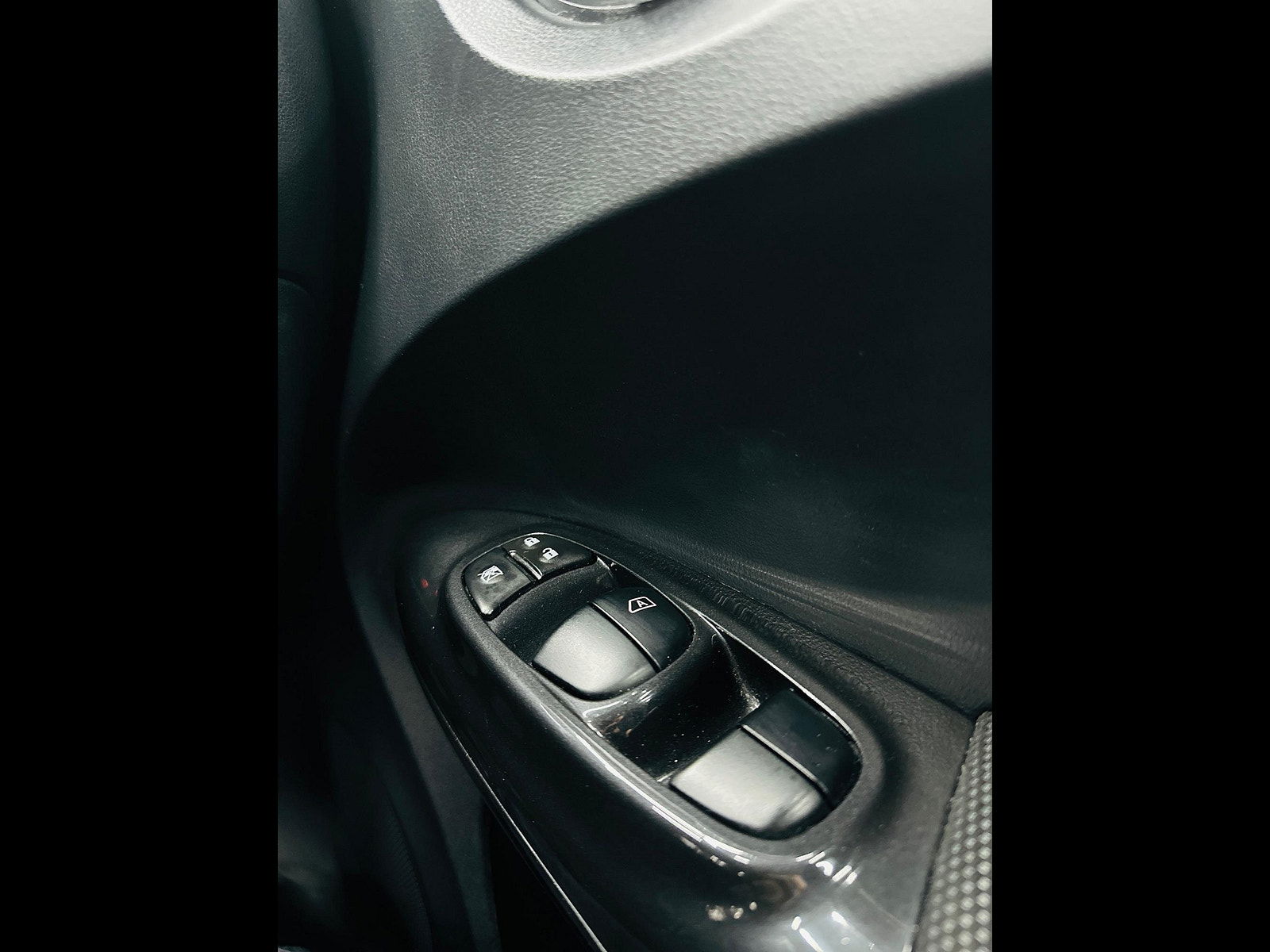 Nissan Juke 1.5 dCi N-Connecta Euro 6 (s/s) 5dr 5dr Manual 2017