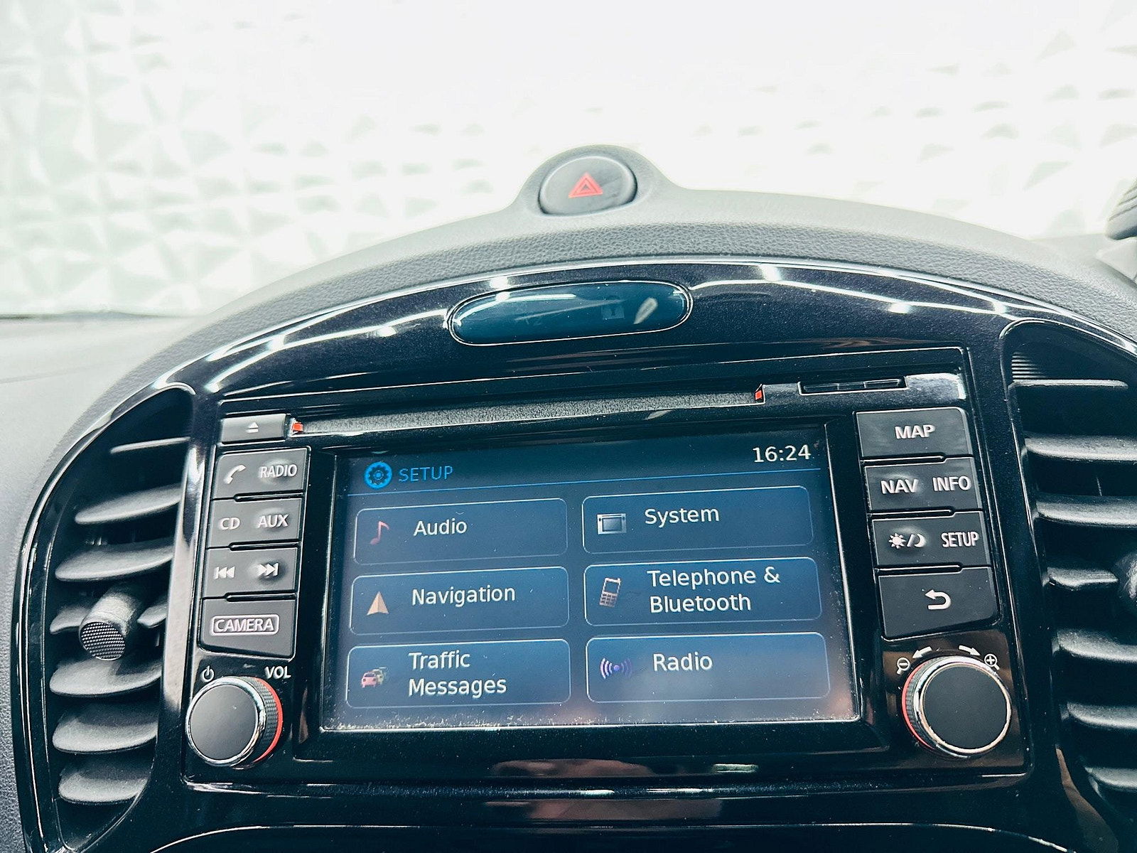 Nissan Juke 1.5 dCi N-Connecta Euro 6 (s/s) 5dr 5dr Manual 2017