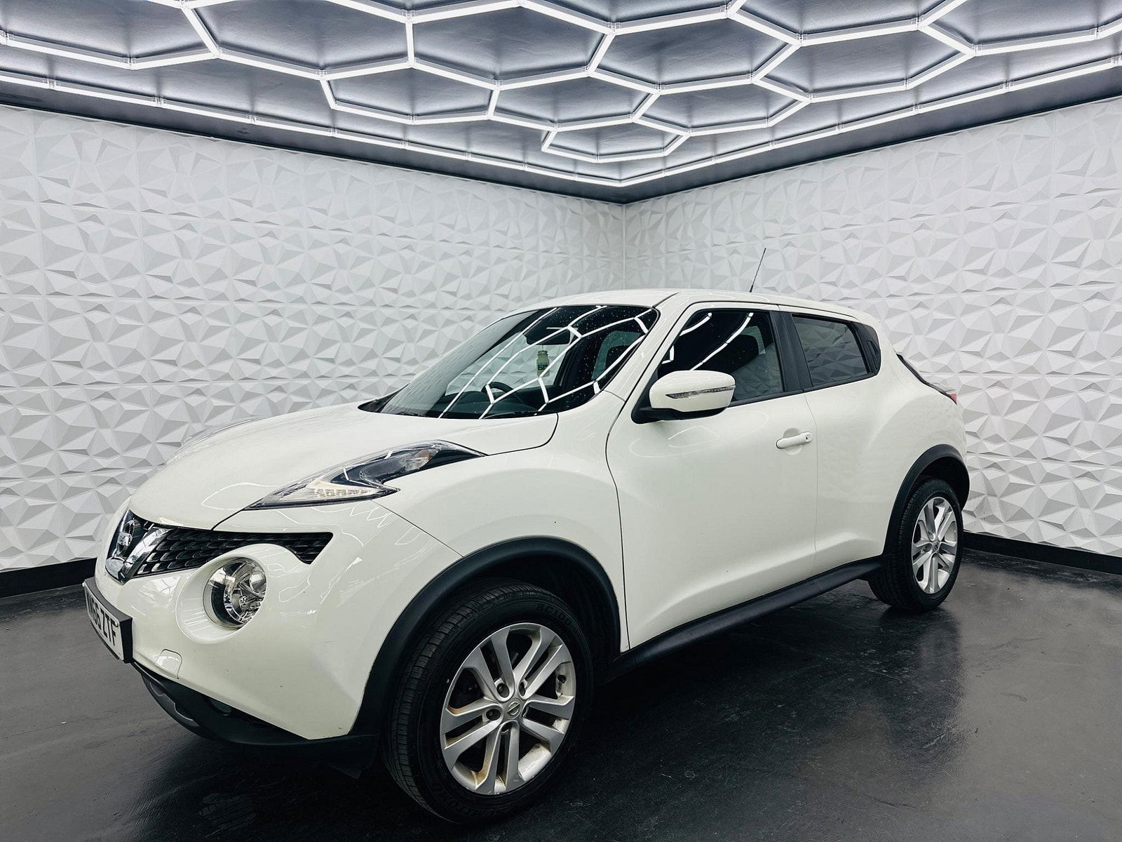 Nissan Juke 1.5 dCi N-Connecta Euro 6 (s/s) 5dr 5dr Manual 2017