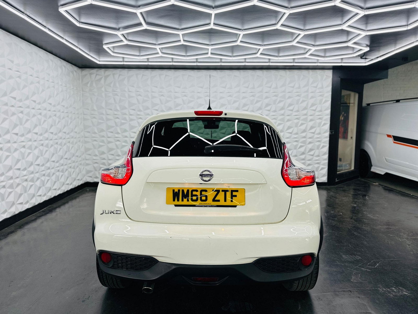 Nissan Juke 1.5 dCi N-Connecta Euro 6 (s/s) 5dr 5dr Manual 2017