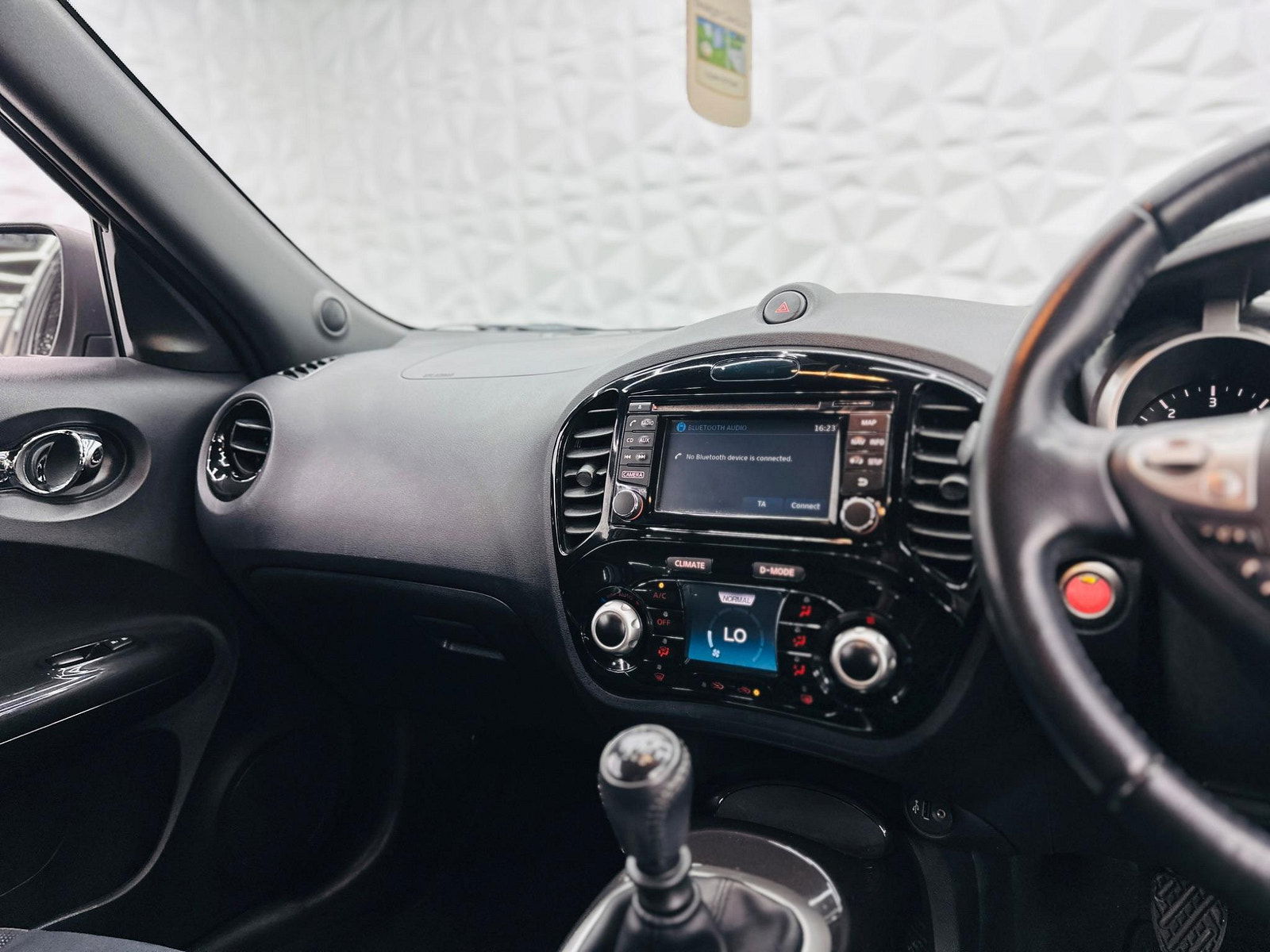 Nissan Juke 1.5 dCi N-Connecta Euro 6 (s/s) 5dr 5dr Manual 2017