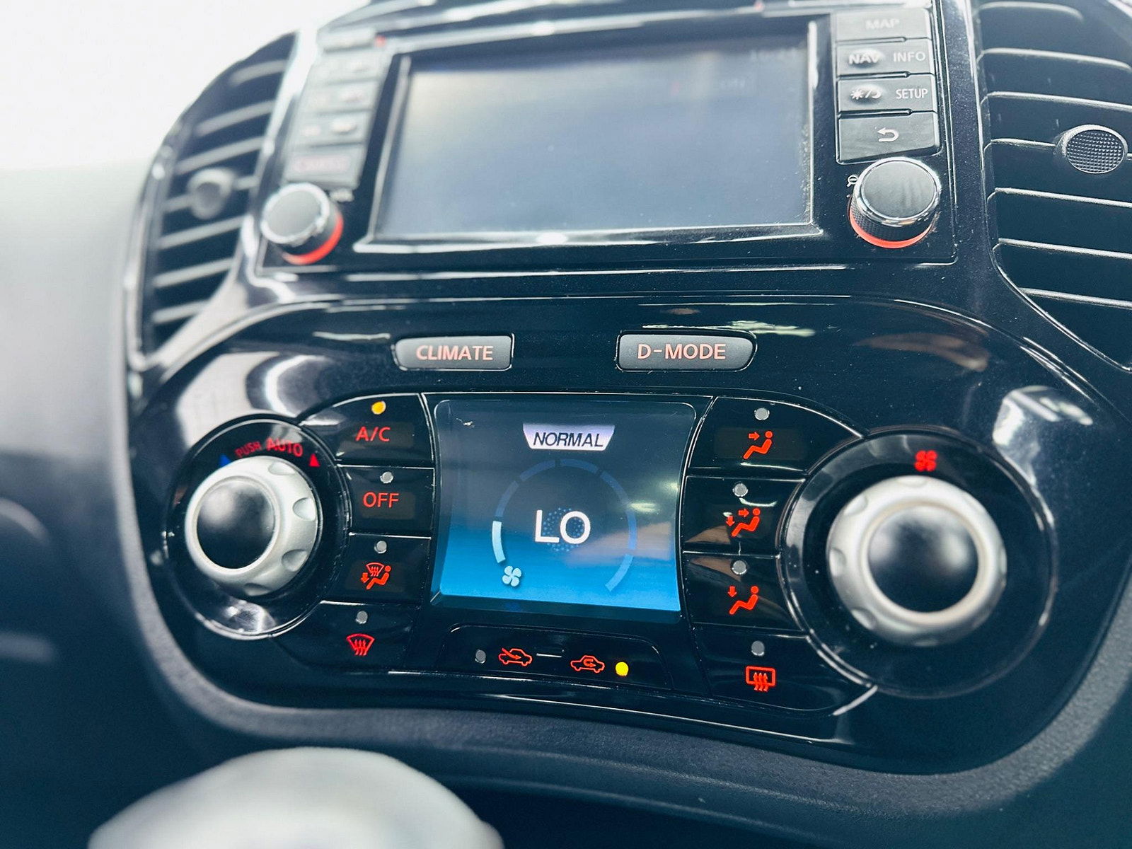 Nissan Juke 1.5 dCi N-Connecta Euro 6 (s/s) 5dr 5dr Manual 2017