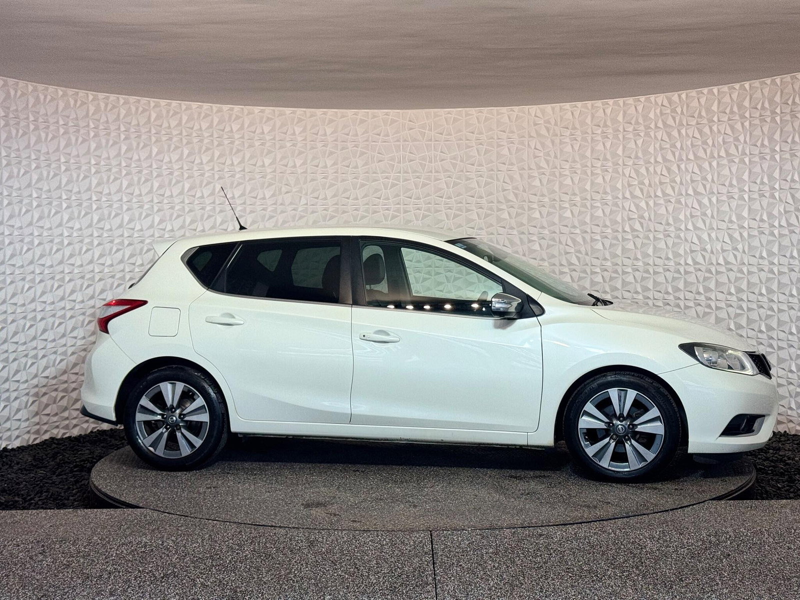 Nissan Pulsar 1.5 dCi Tekna Euro 5 (s/s) 5dr 5dr Manual 2014