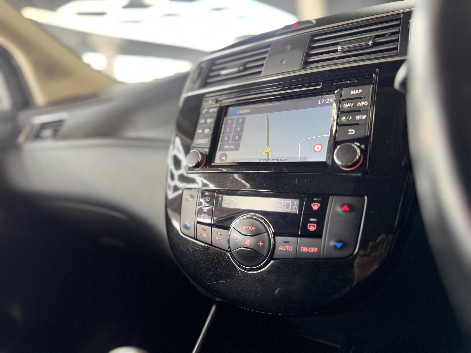 Nissan Pulsar 1.5 dCi Tekna Euro 5 (s/s) 5dr 5dr Manual 2014