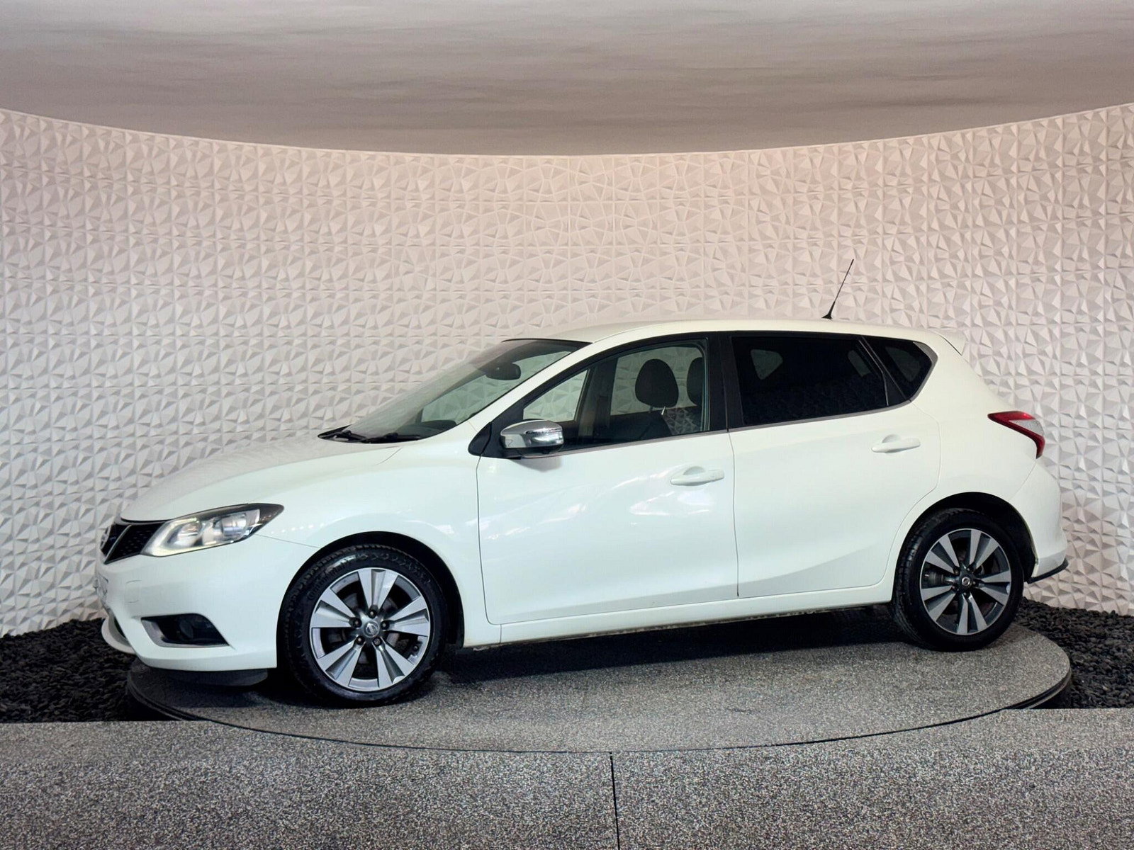Nissan Pulsar 1.5 dCi Tekna Euro 5 (s/s) 5dr 5dr Manual 2014