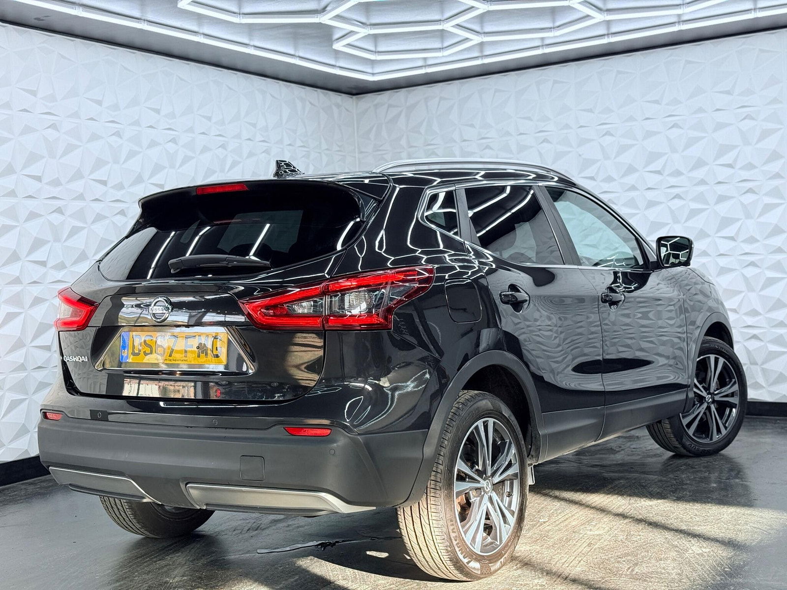 Nissan Qashqai 1.5 dCi N-Connecta Euro 6 (s/s) 5dr 5dr Manual 2017