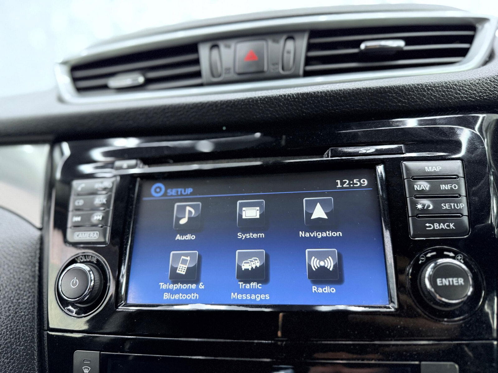 Nissan Qashqai 1.5 dCi N-Connecta Euro 6 (s/s) 5dr 5dr Manual 2017