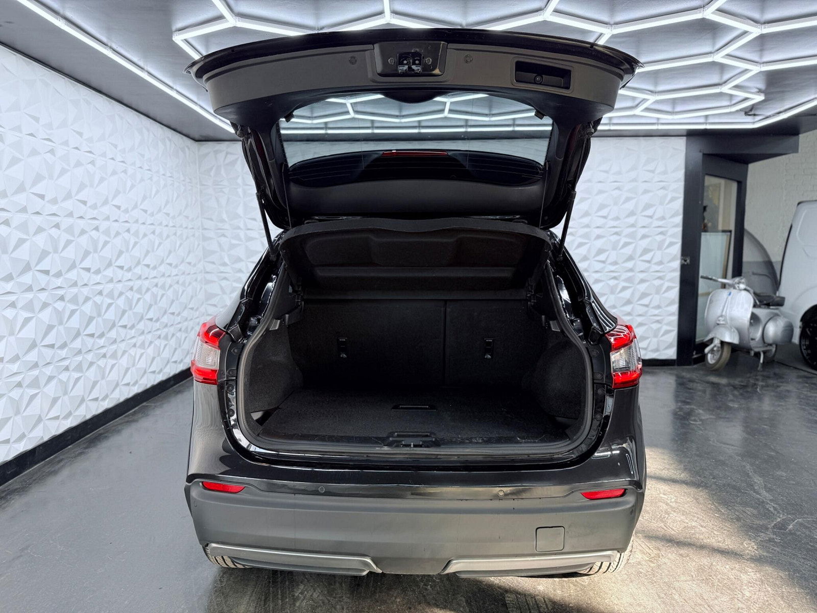 Nissan Qashqai 1.5 dCi N-Connecta Euro 6 (s/s) 5dr 5dr Manual 2017