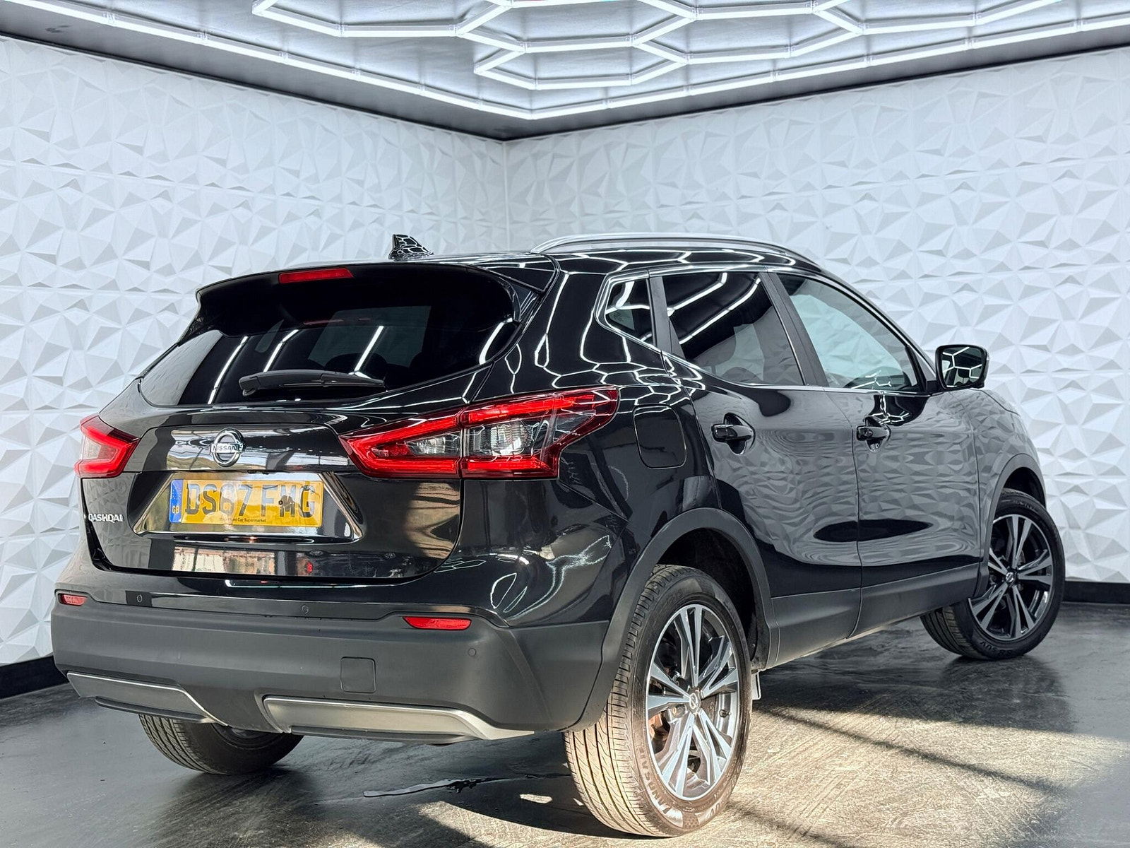 Nissan Qashqai 1.5 dCi N-Connecta Euro 6 (s/s) 5dr 5dr Manual 2017