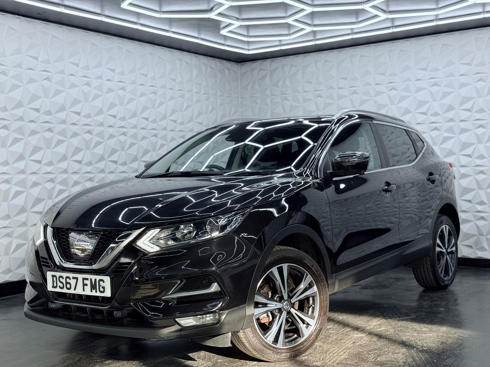 Nissan Qashqai 1.5 dCi N-Connecta Euro 6 (s/s) 5dr 5dr Manual 2017