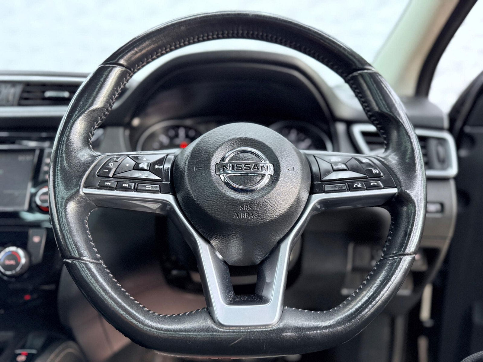 Nissan Qashqai 1.5 dCi N-Connecta Euro 6 (s/s) 5dr 5dr Manual 2017