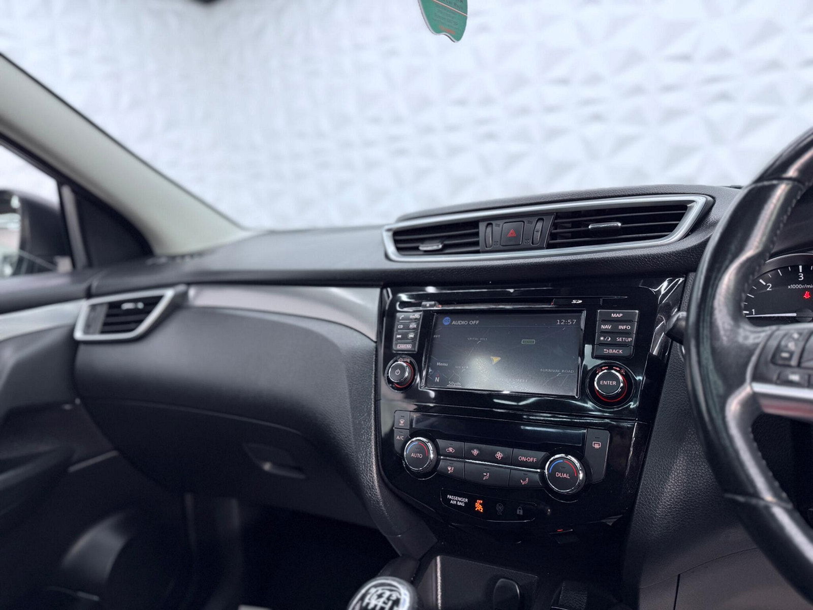 Nissan Qashqai 1.5 dCi N-Connecta Euro 6 (s/s) 5dr 5dr Manual 2017