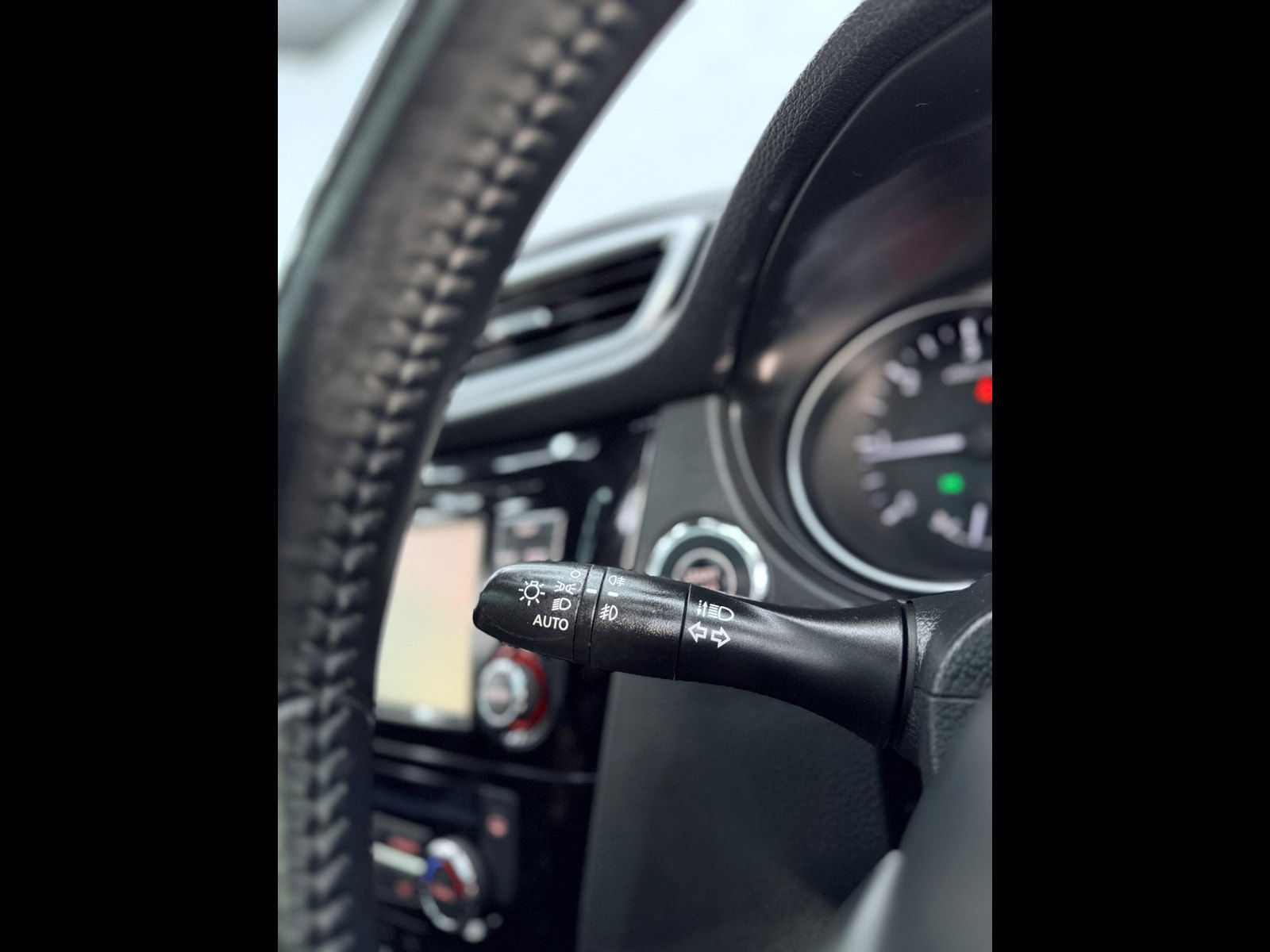 Nissan Qashqai 1.5 dCi N-Connecta Euro 6 (s/s) 5dr 5dr Manual 2017