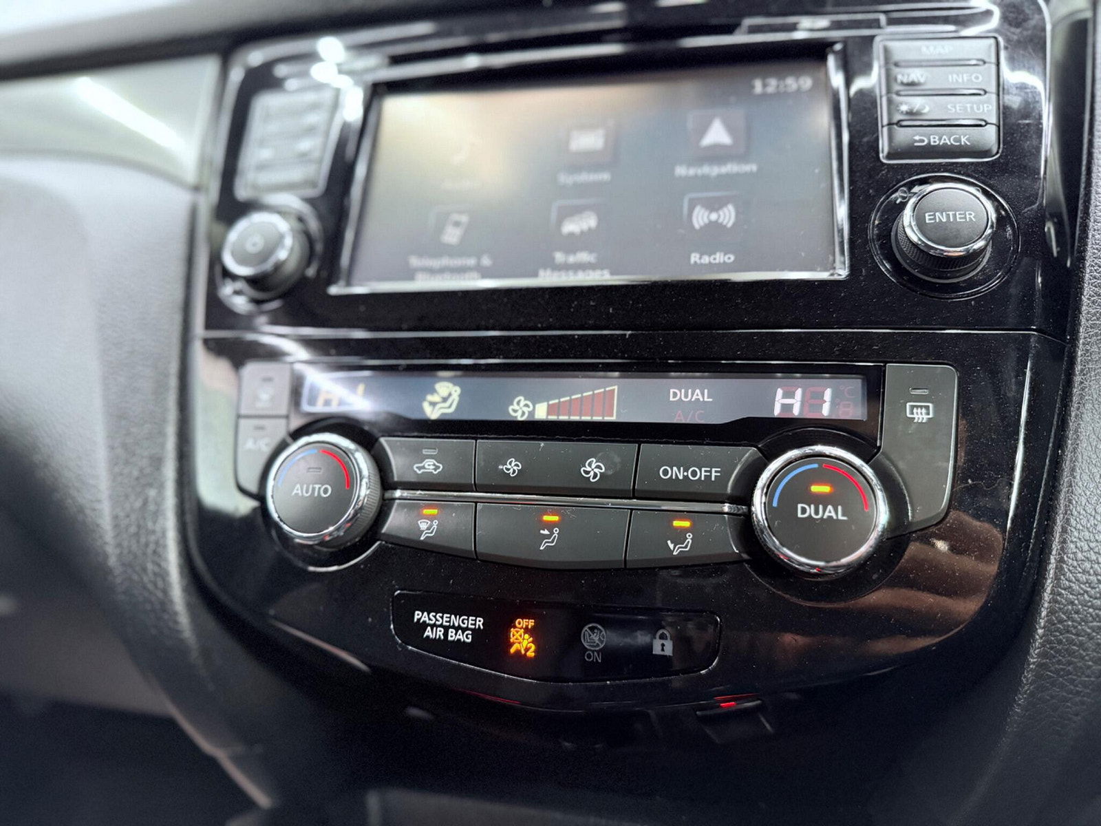 Nissan Qashqai 1.5 dCi N-Connecta Euro 6 (s/s) 5dr 5dr Manual 2017