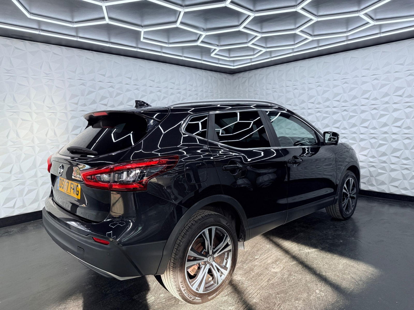 Nissan Qashqai 1.5 dCi N-Connecta Euro 6 (s/s) 5dr 5dr Manual 2017