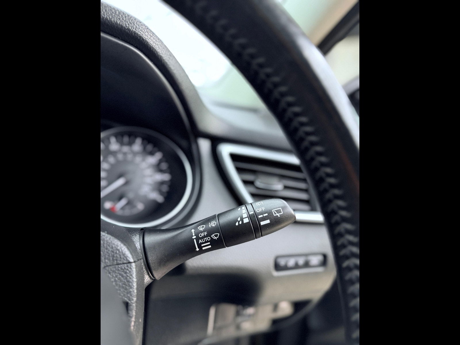 Nissan Qashqai 1.5 dCi N-Connecta Euro 6 (s/s) 5dr 5dr Manual 2017