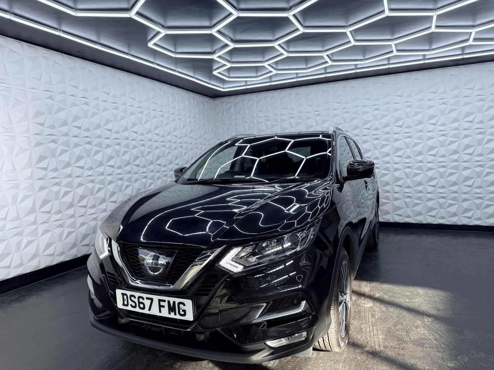 Nissan Qashqai 1.5 dCi N-Connecta Euro 6 (s/s) 5dr 5dr Manual 2017