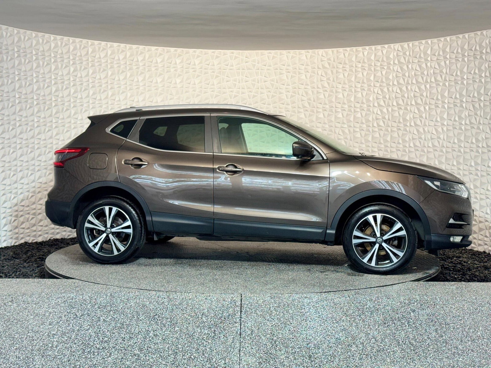 Nissan Qashqai 1.5 dCi N-Connecta Euro 6 (s/s) 5dr 5dr Manual 2017