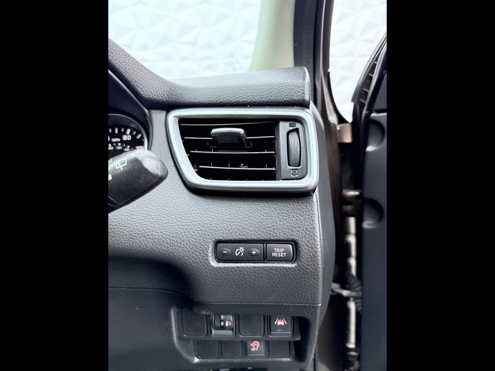 Nissan Qashqai 1.5 dCi N-Connecta Euro 6 (s/s) 5dr 5dr Manual 2017