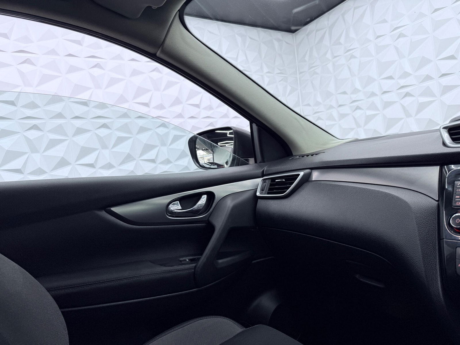 Nissan Qashqai 1.5 dCi N-Connecta Euro 6 (s/s) 5dr 5dr Manual 2017