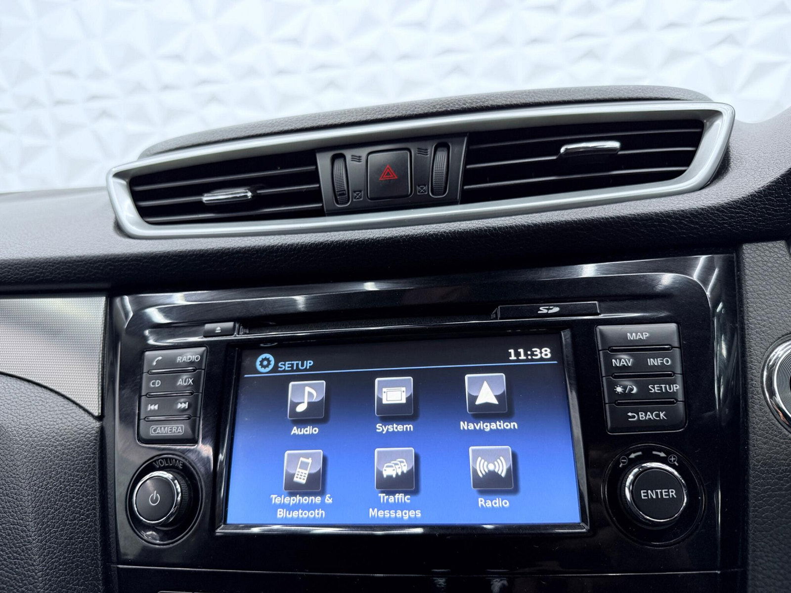 Nissan Qashqai 1.5 dCi N-Connecta Euro 6 (s/s) 5dr 5dr Manual 2017