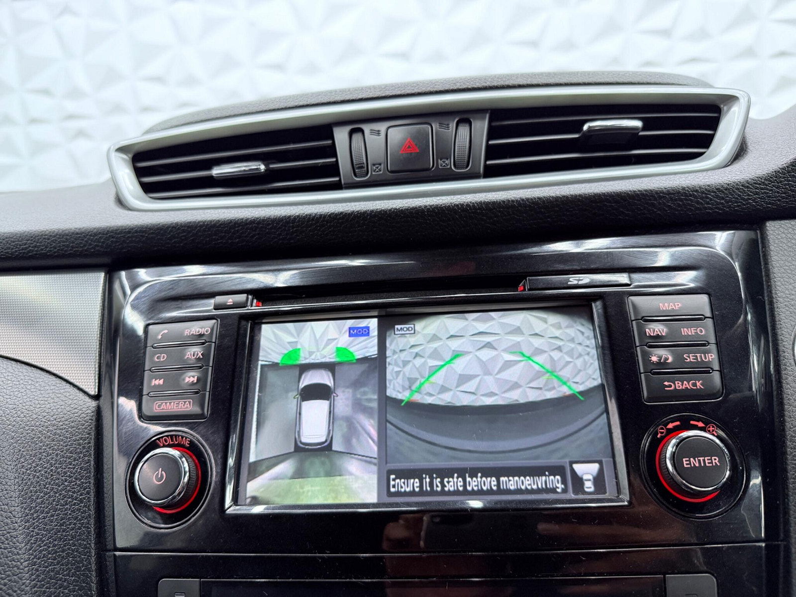 Nissan Qashqai 1.5 dCi N-Connecta Euro 6 (s/s) 5dr 5dr Manual 2017