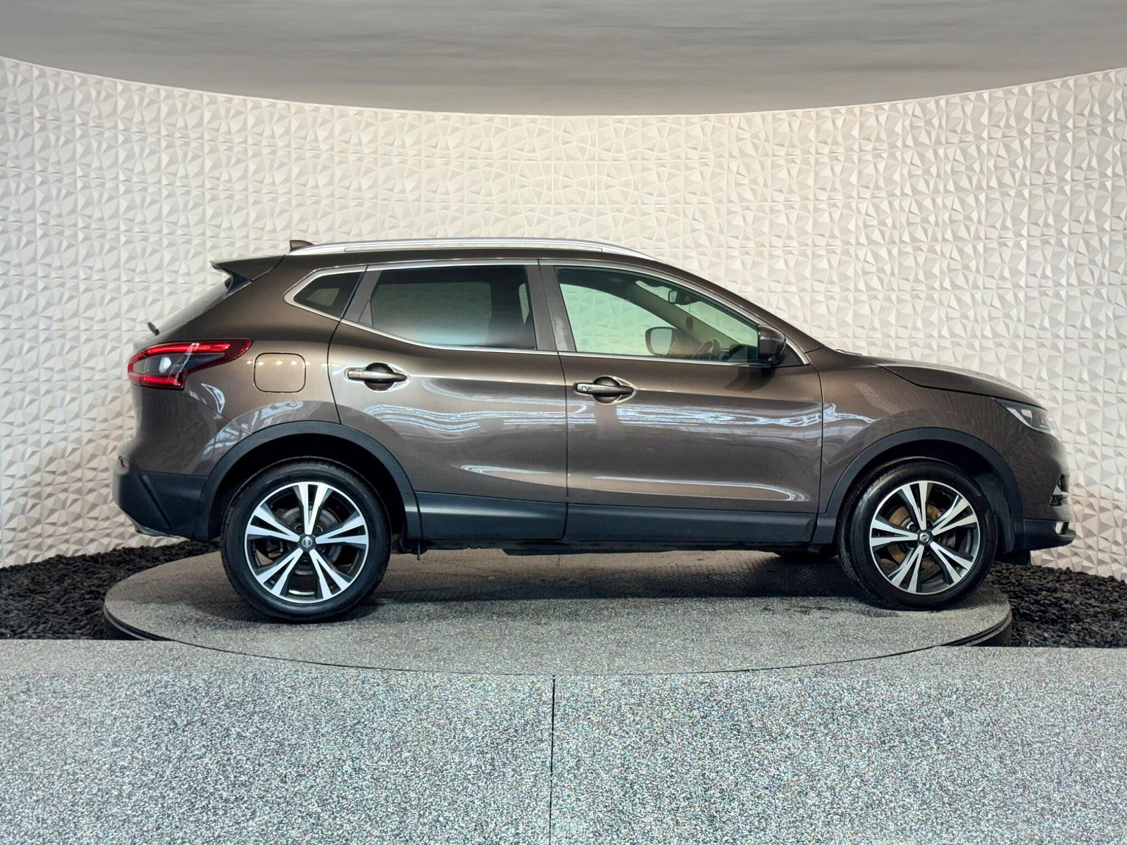 Nissan Qashqai 1.5 dCi N-Connecta Euro 6 (s/s) 5dr 5dr Manual 2017