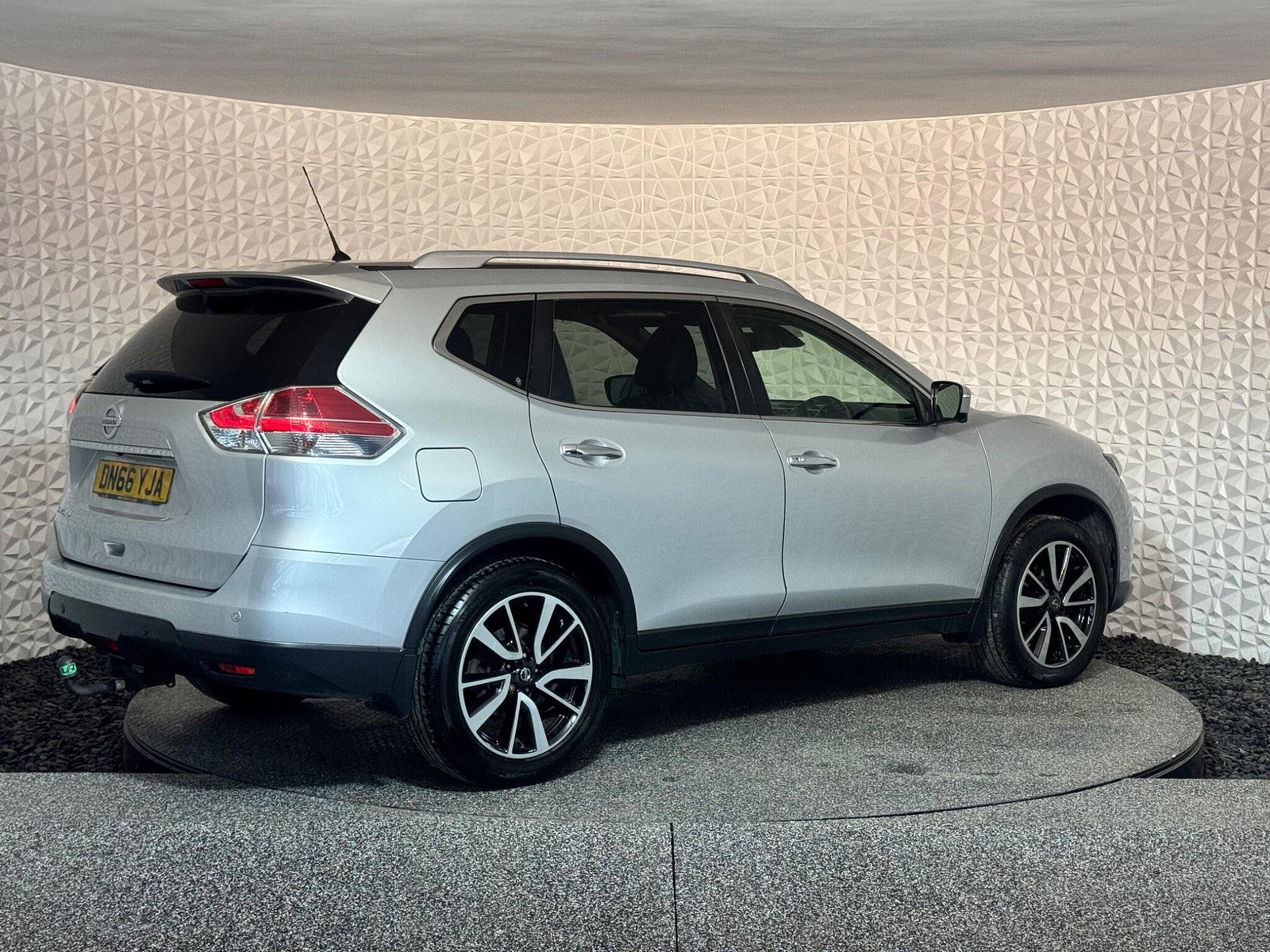 Nissan X-Trail 1.6 dCi Tekna 4WD Euro 6 (s/s) 5dr 5dr Manual 2016